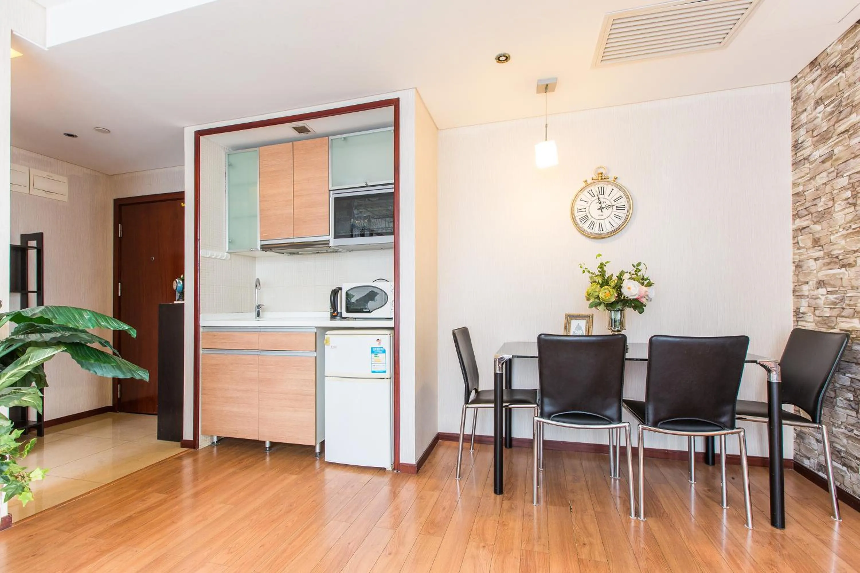 Kitchen or kitchenette in Westlake Service Apartment