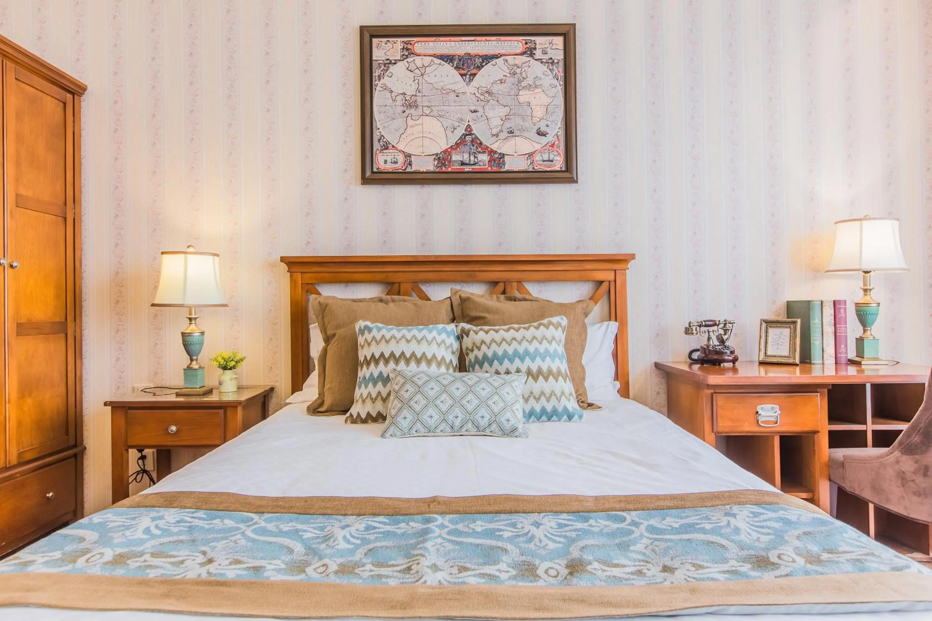 bunk bed, Bed in Westlake Service Apartment
