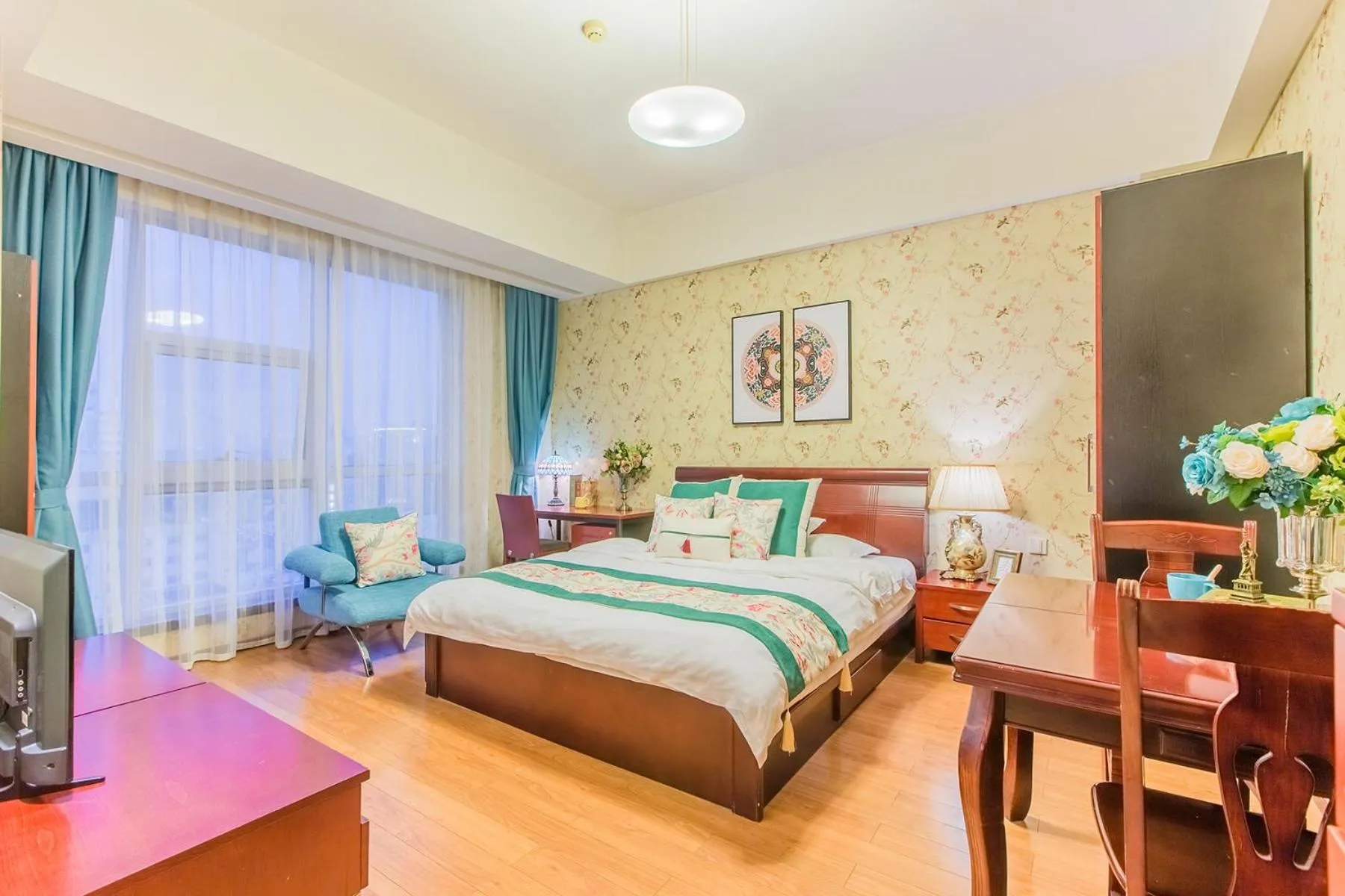 Photo of the whole room, Bed in Westlake Service Apartment