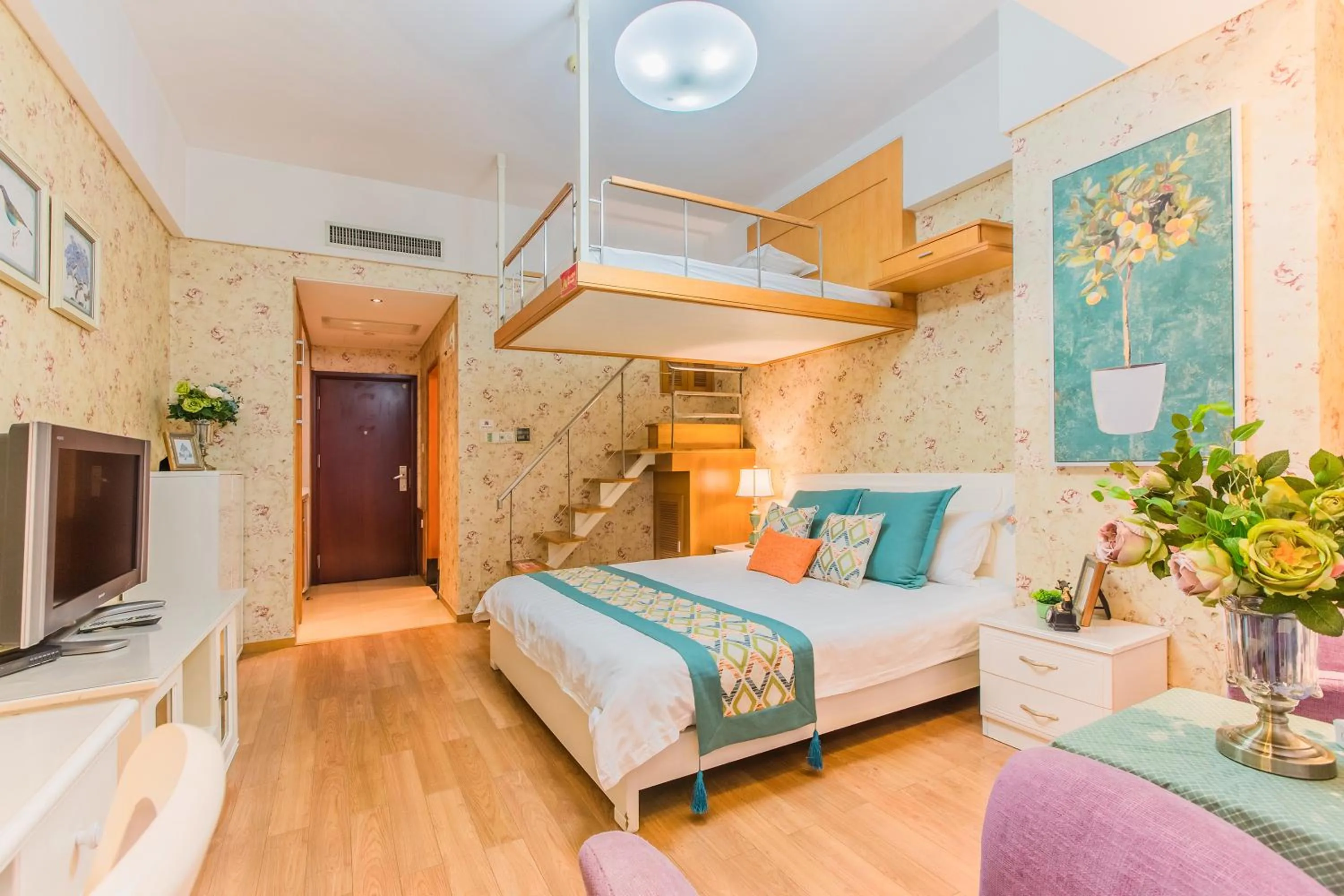 Photo of the whole room, Bed in Westlake Service Apartment