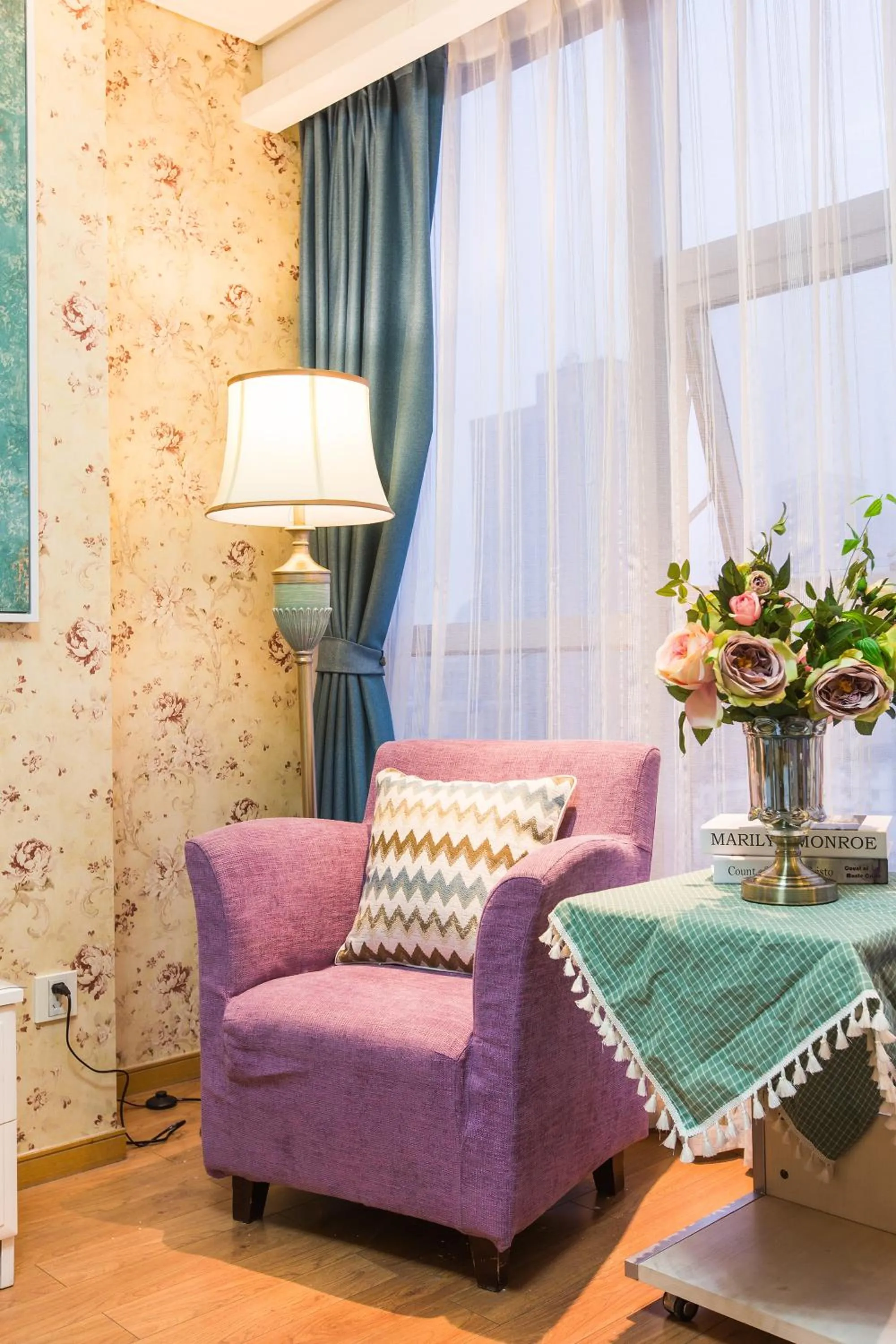 Decorative detail in Westlake Service Apartment