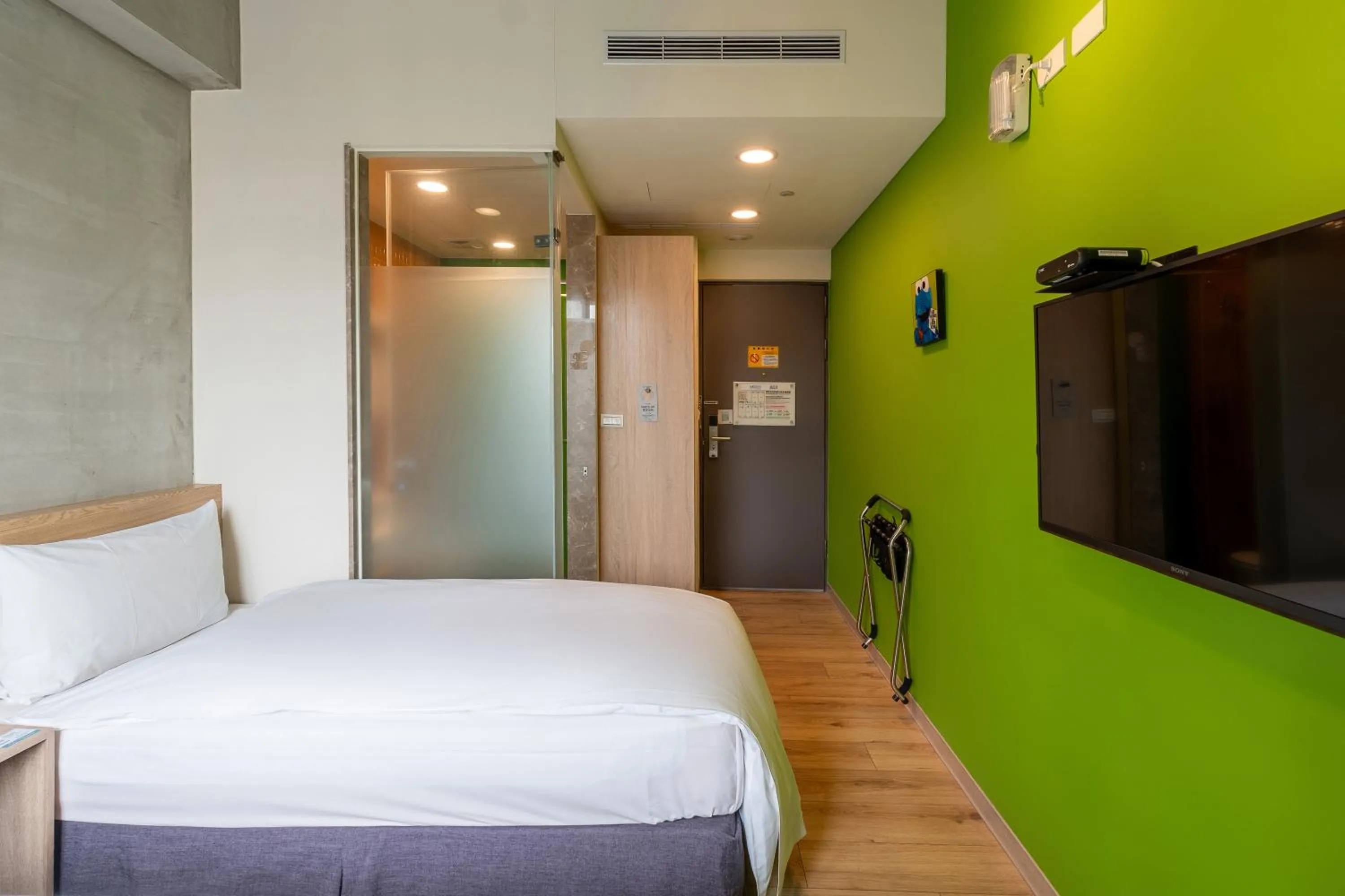 bunk bed, Bed in CHECK inn Express Taichung Yizhong