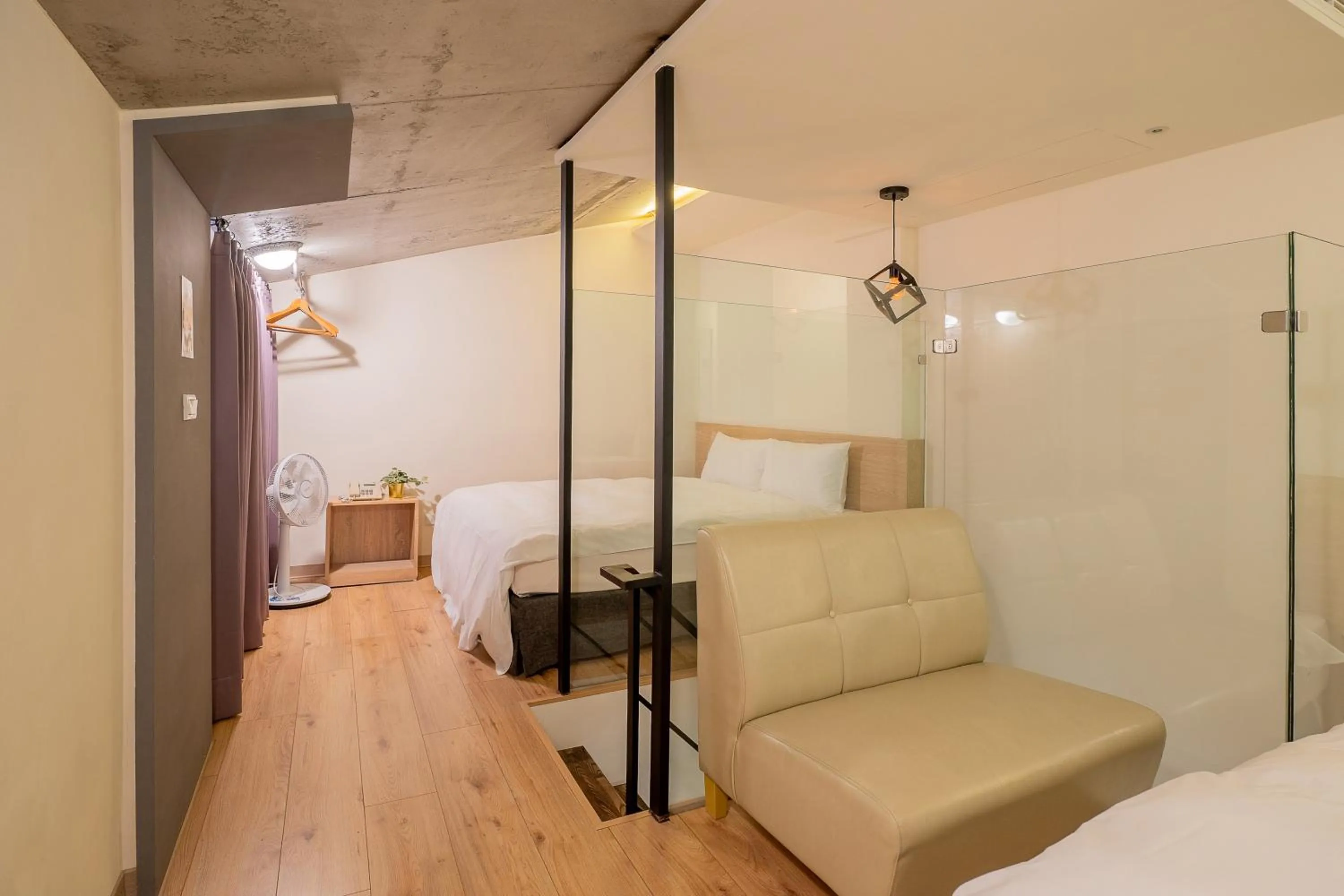 bunk bed, Bed in CHECK inn Express Taichung Yizhong