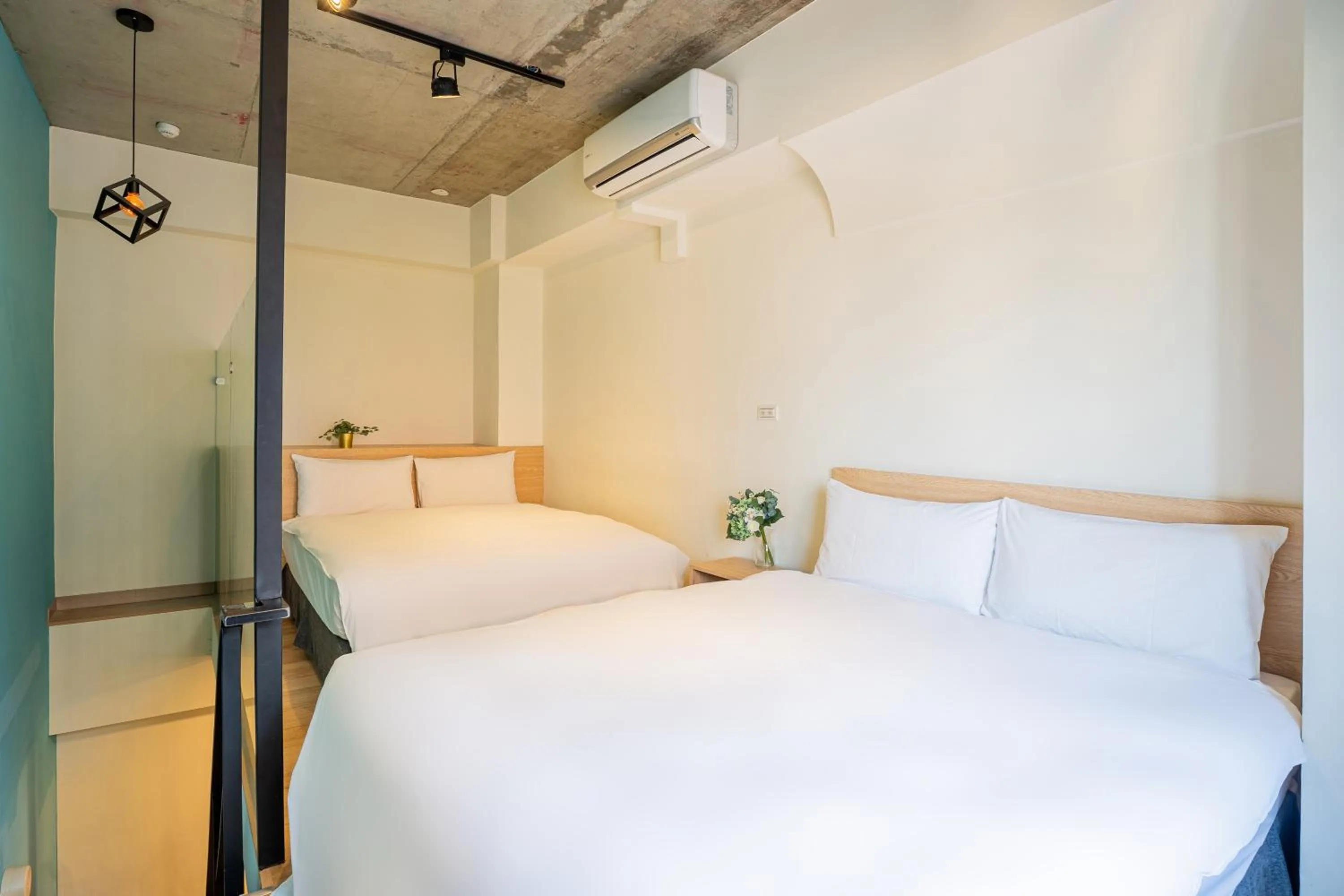 bunk bed, Bed in CHECK inn Express Taichung Yizhong