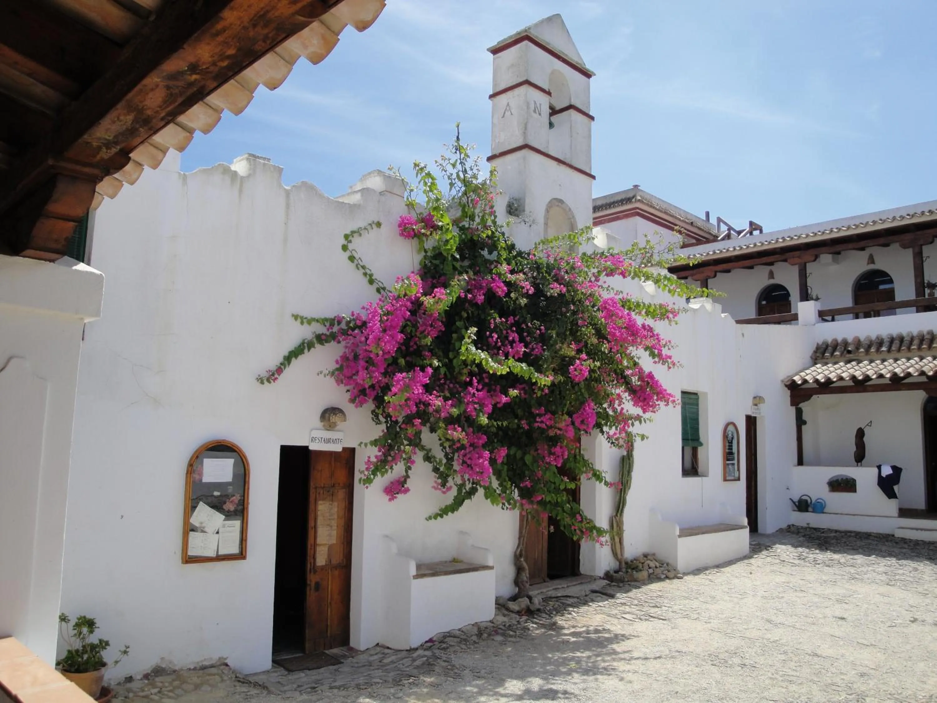 Property building in El Palomar de la Breña
