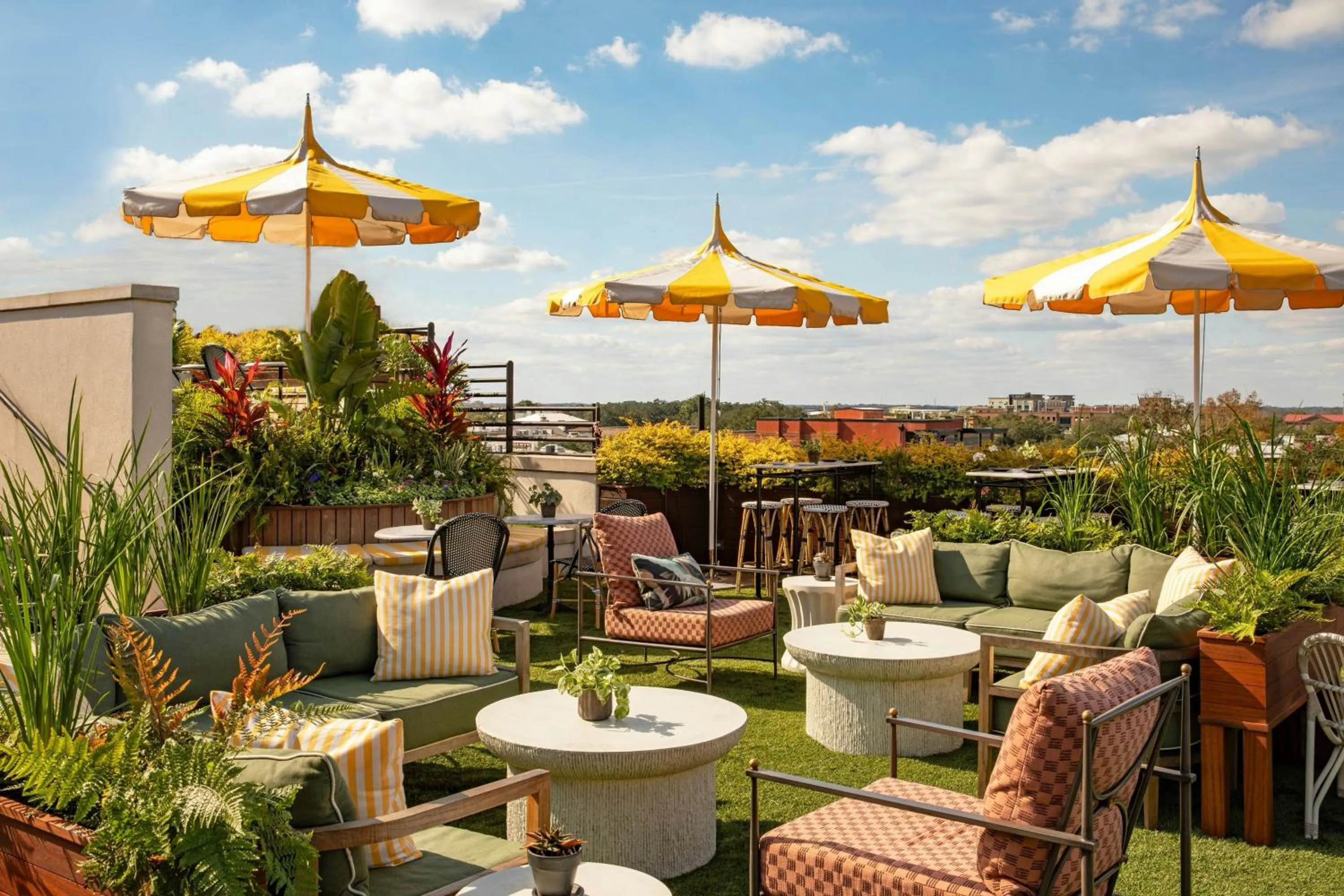 Restaurant/places to eat in Perry Lane Hotel, a Luxury Collection Hotel, Savannah