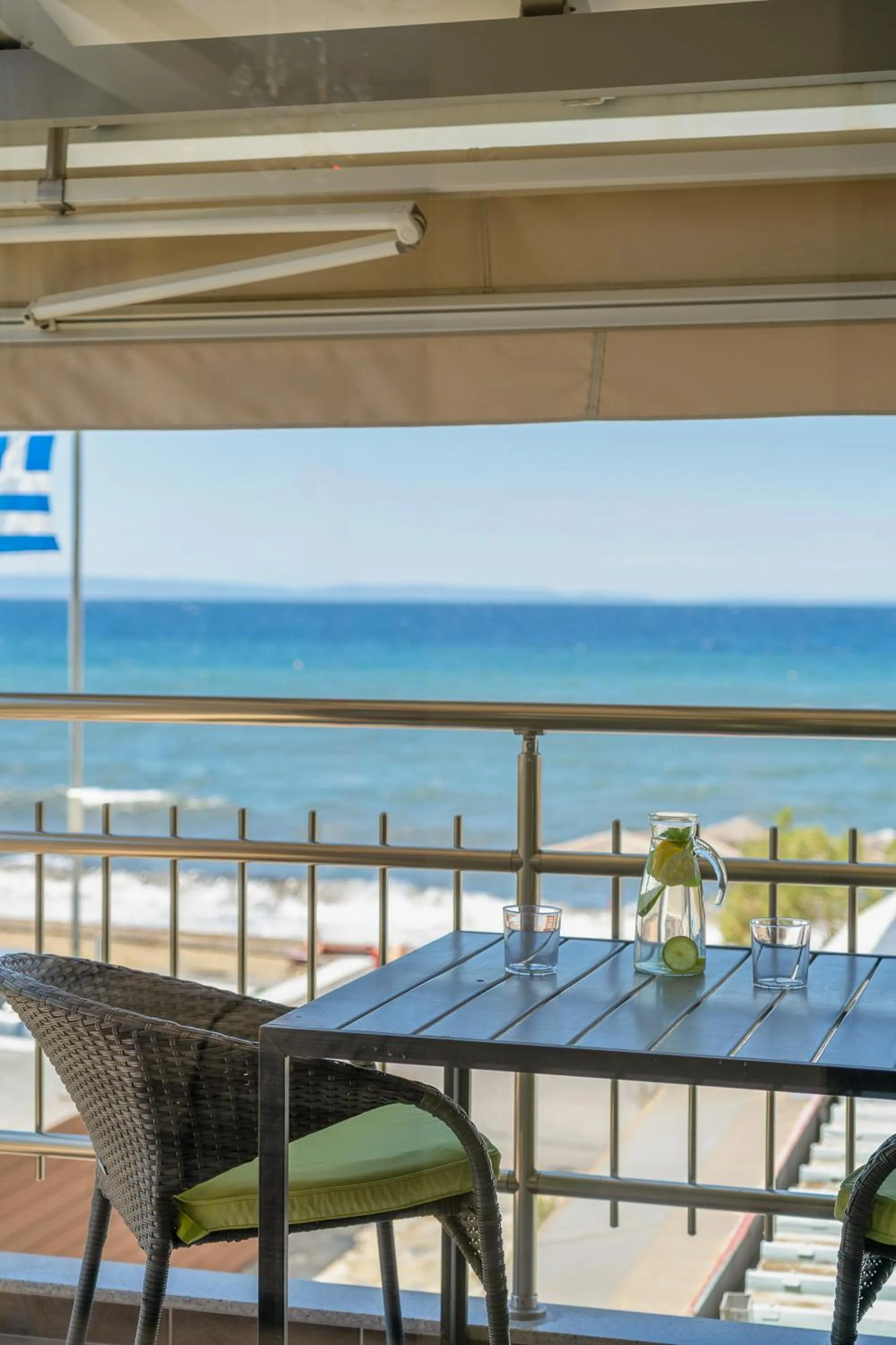 Meliton Inn Hotel & Suites by the beach