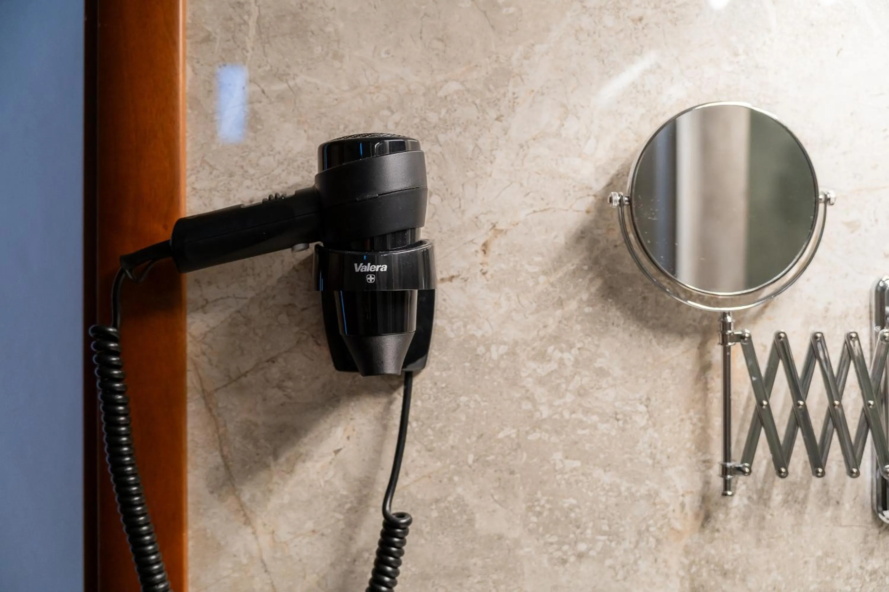 Meliton Inn Hotel & Suites by the beach