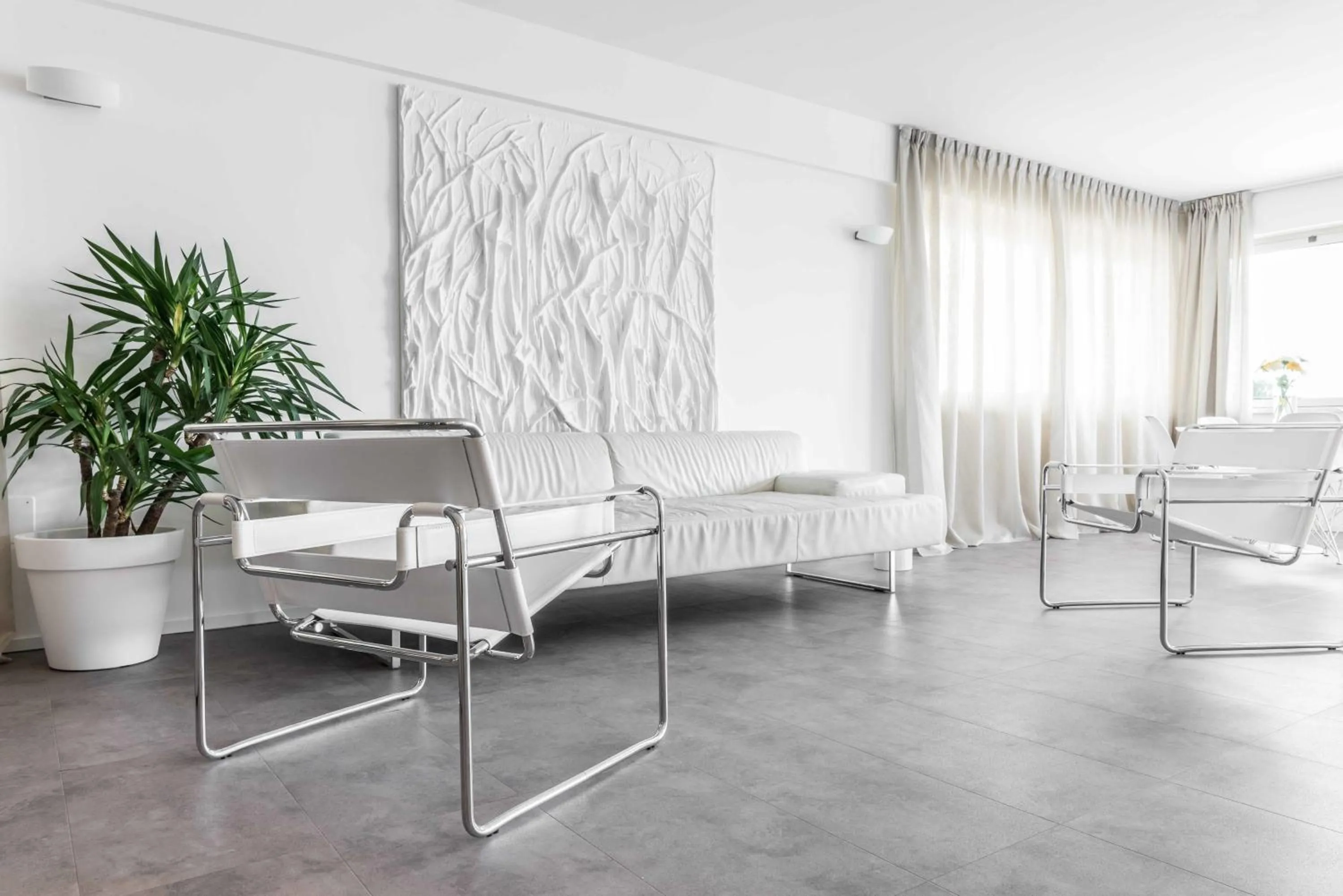 Seating area in Hotel Commodore