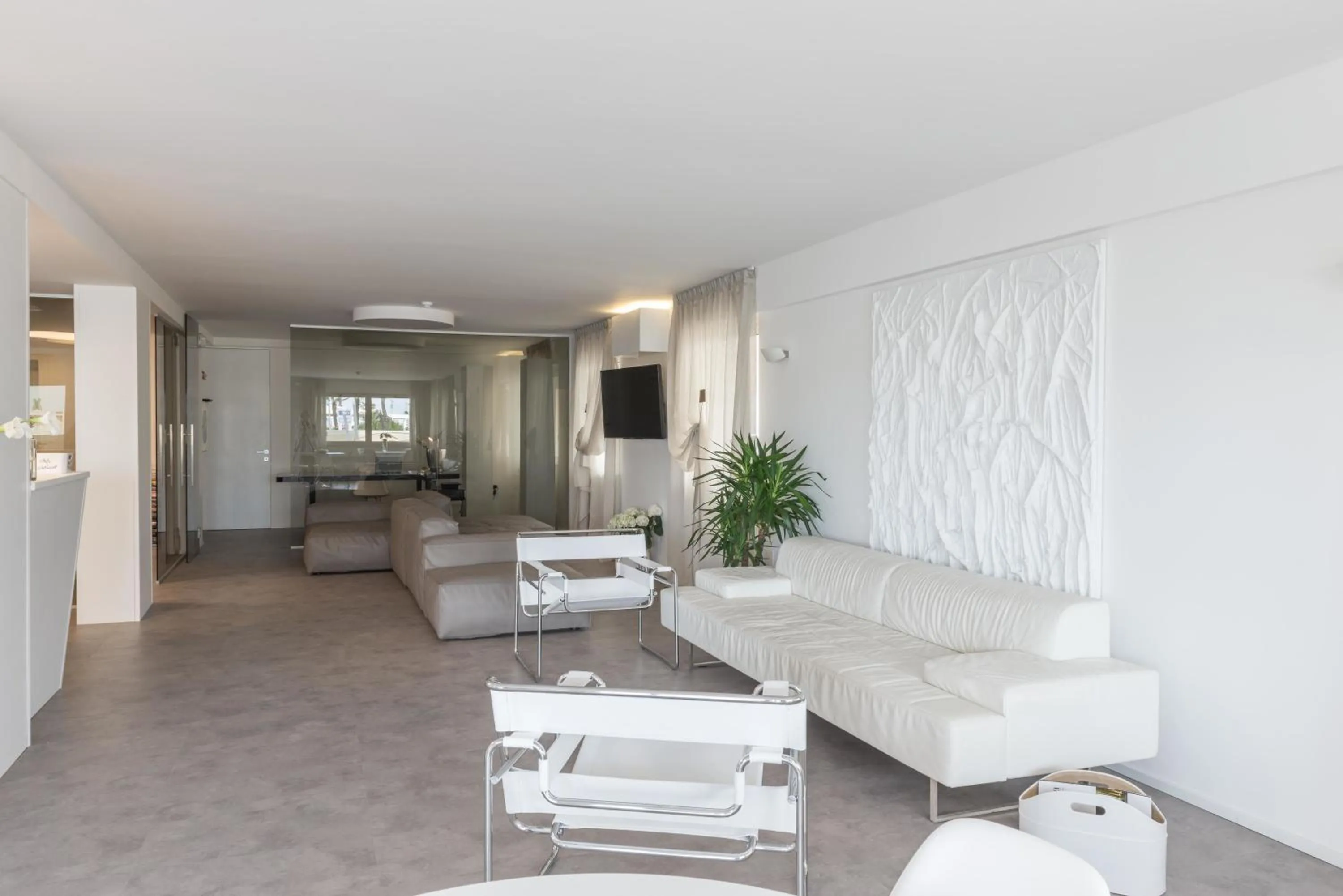 Decorative detail in Hotel Commodore