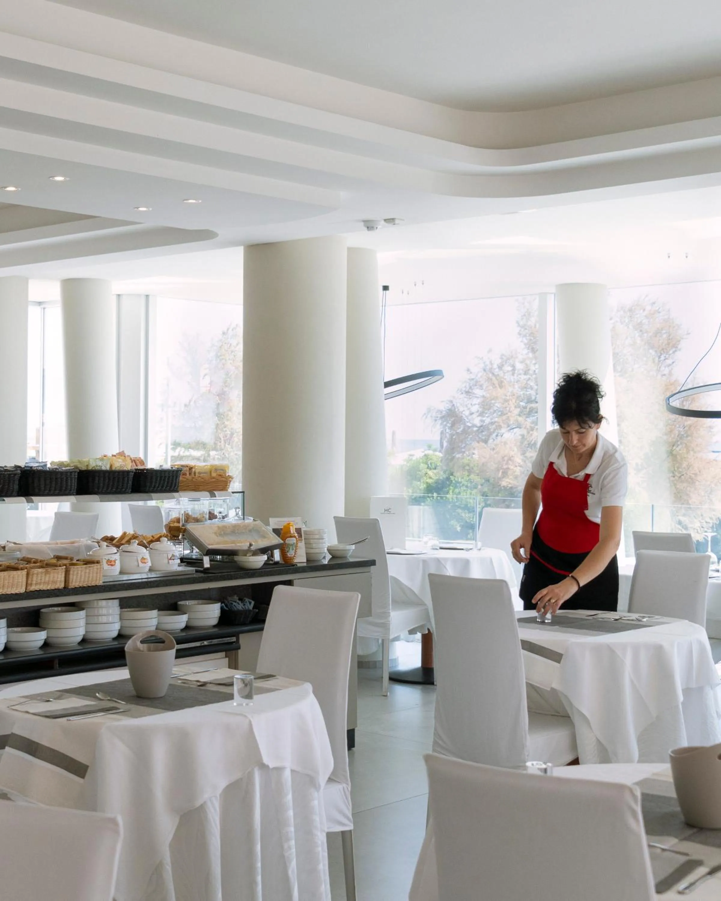 Restaurant/places to eat in Hotel Commodore