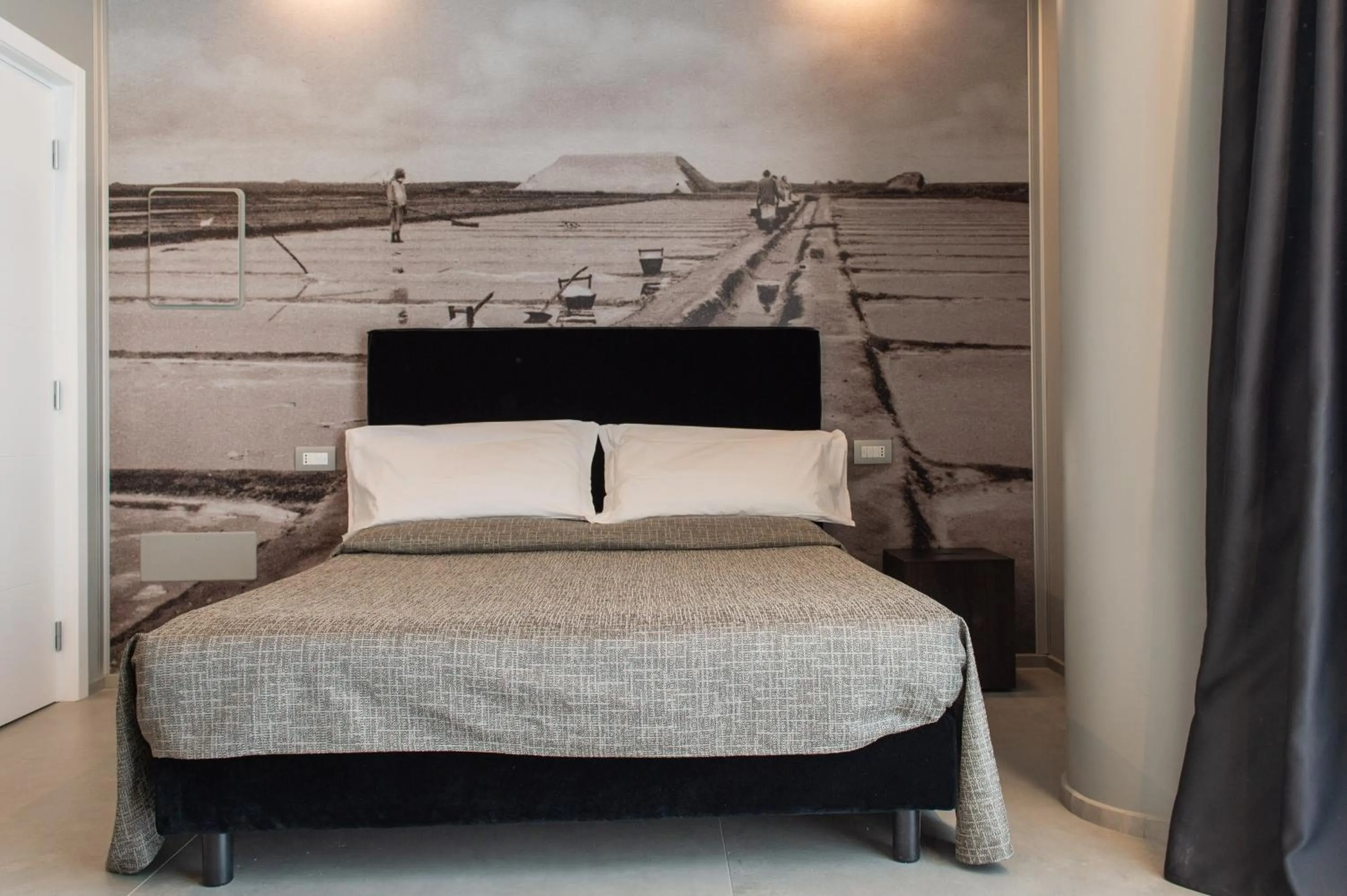 Bed in Hotel Commodore