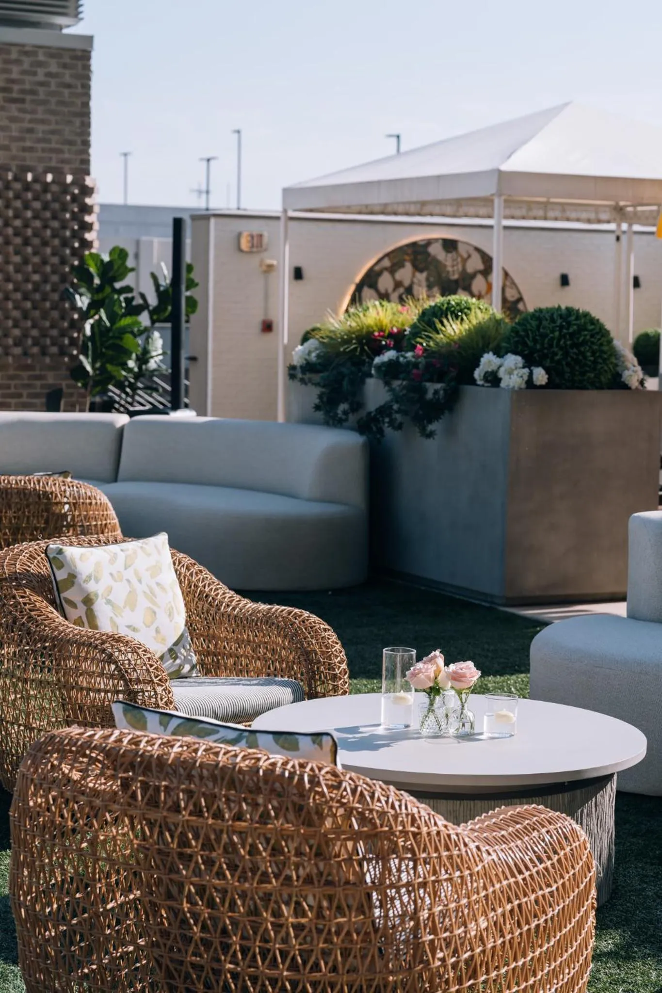 Swimming pool in The Hotel at Avalon, Autograph Collection