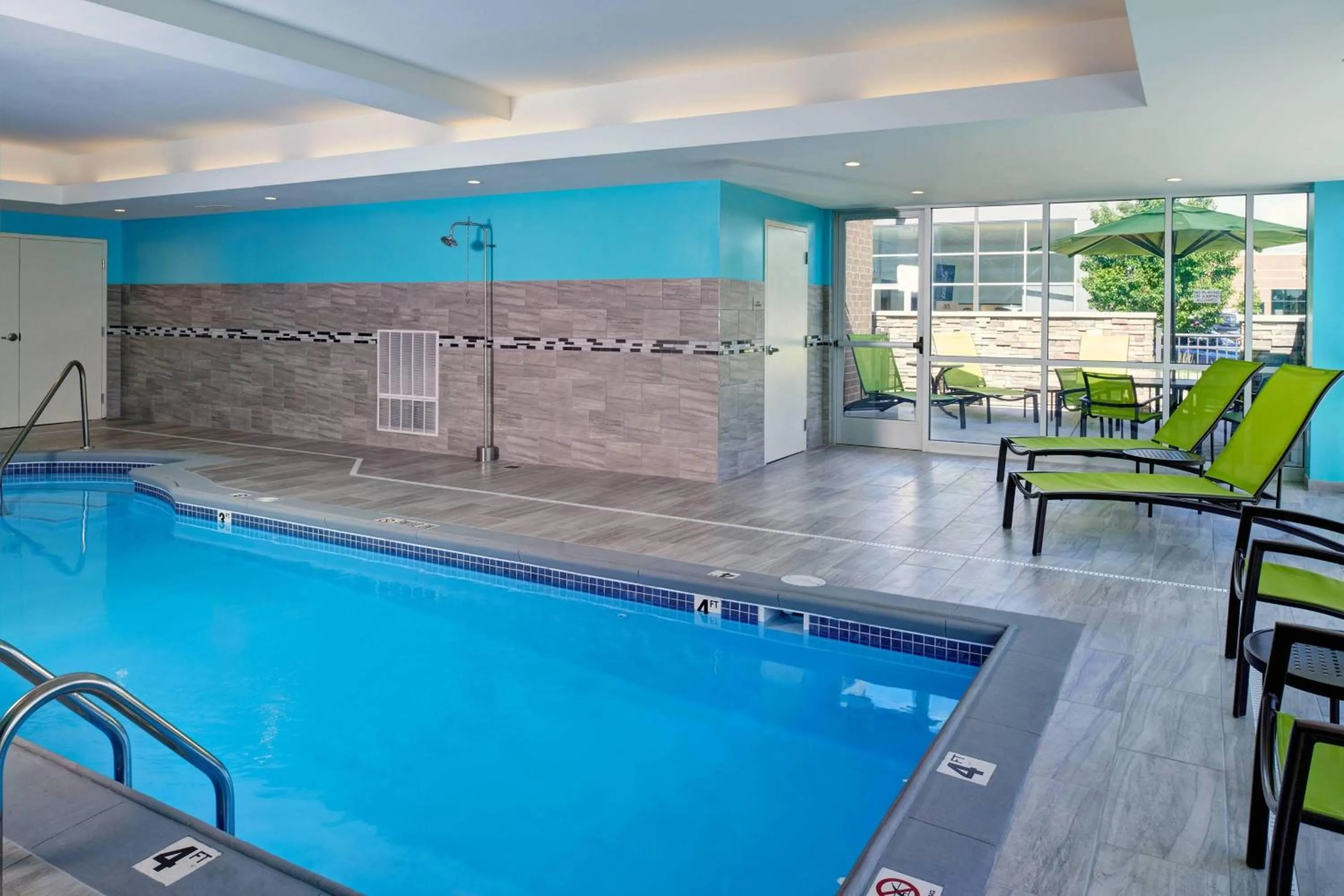 Swimming pool in SpringHill Suites by Marriott Grand Rapids West