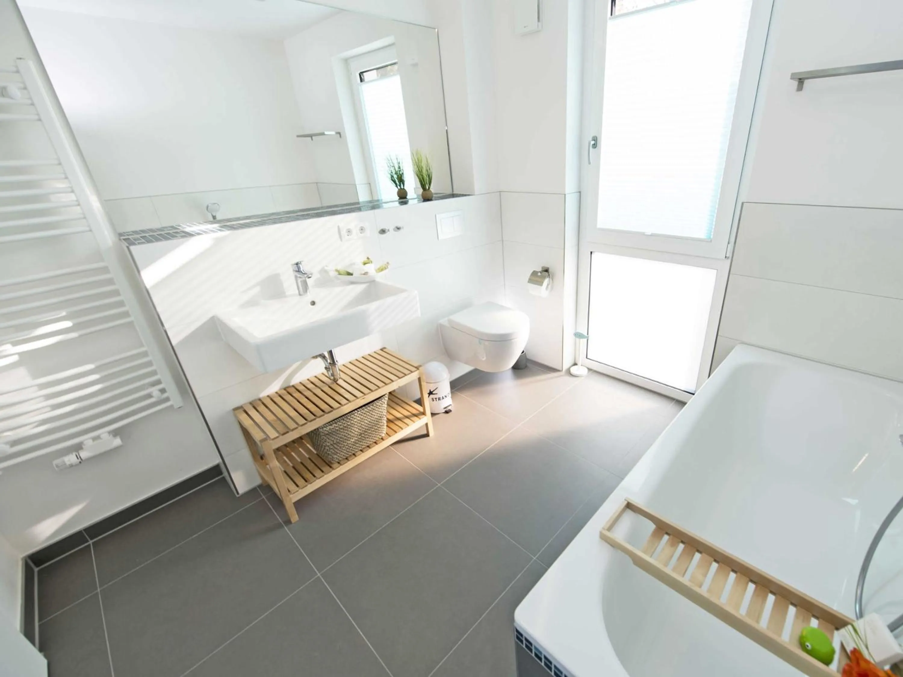 Bathroom, Bed in Haus Königsstuhl in Sellin - Penthouse mit Kamin und Balkon