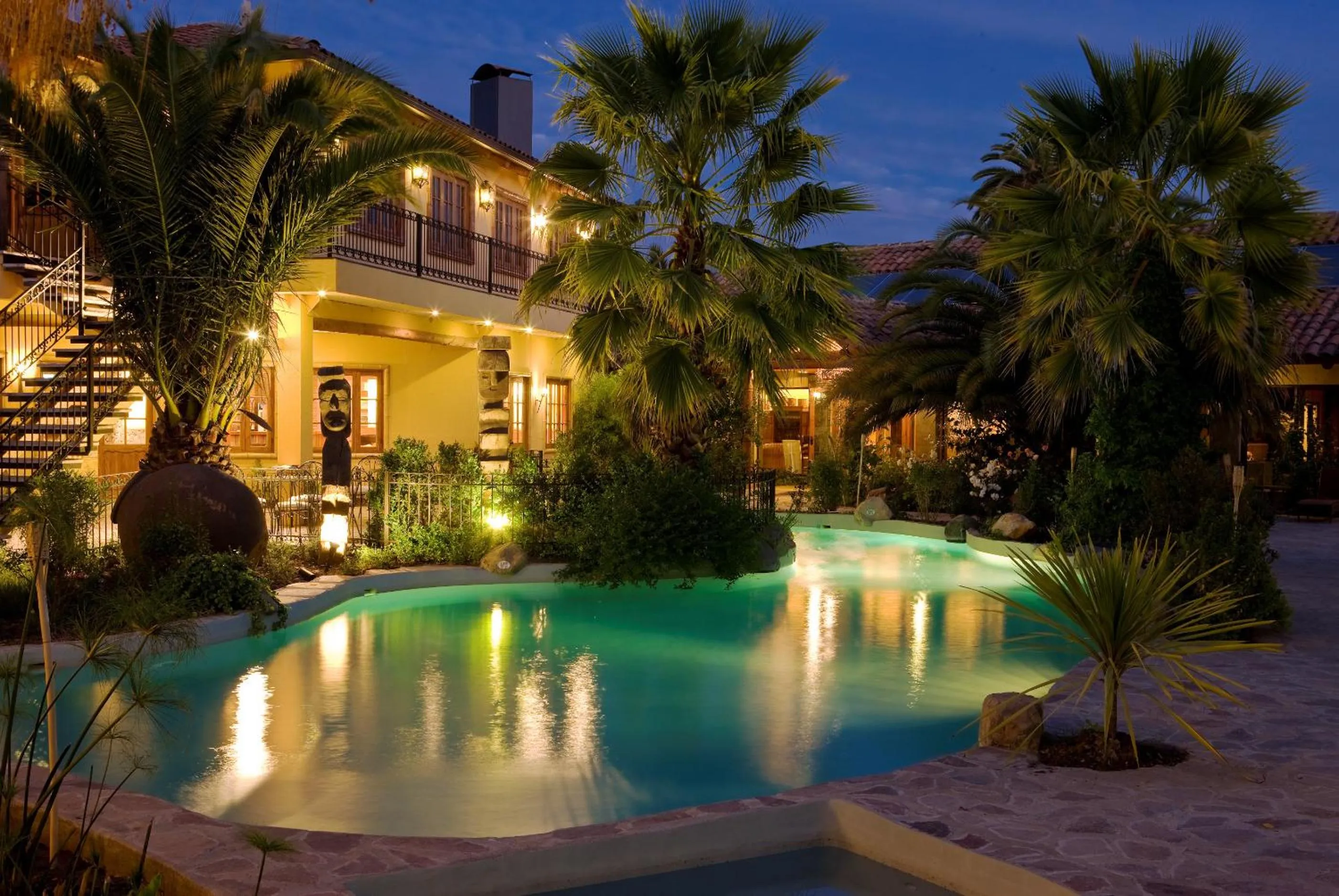 Swimming pool in Hotel Santa Cruz Plaza