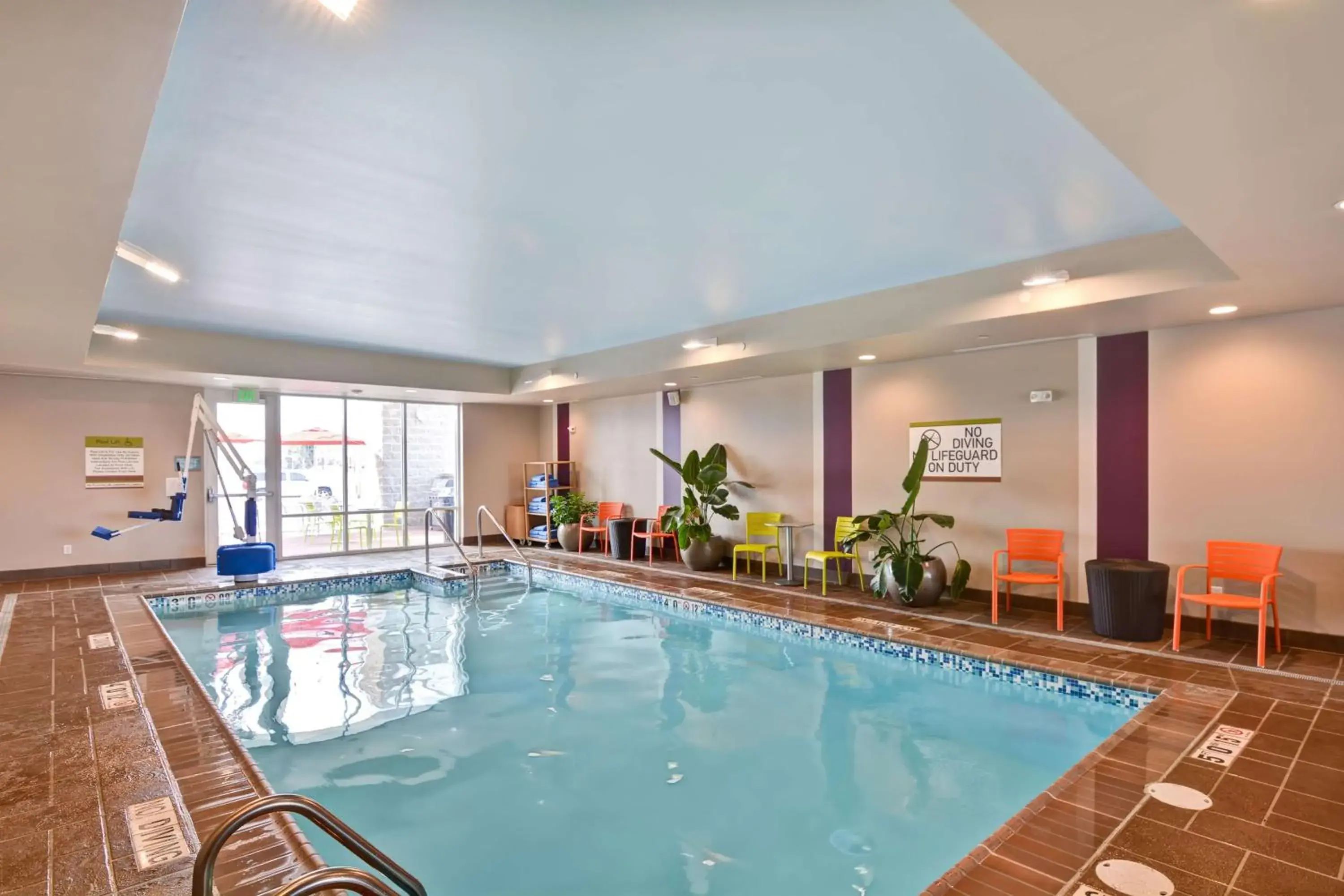 Pool view, Swimming Pool in Home2 Suites by Hilton Green Bay