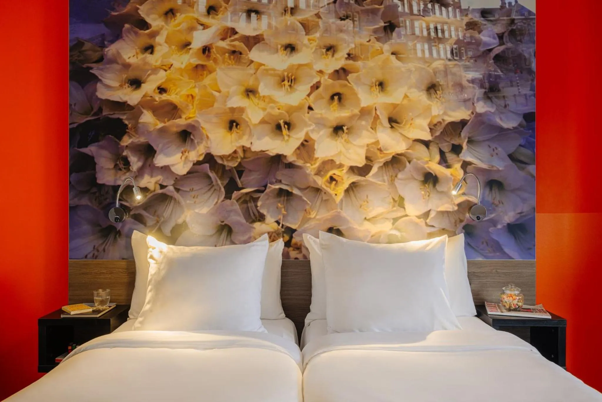 Photo of the whole room, Bed in The Manor Amsterdam