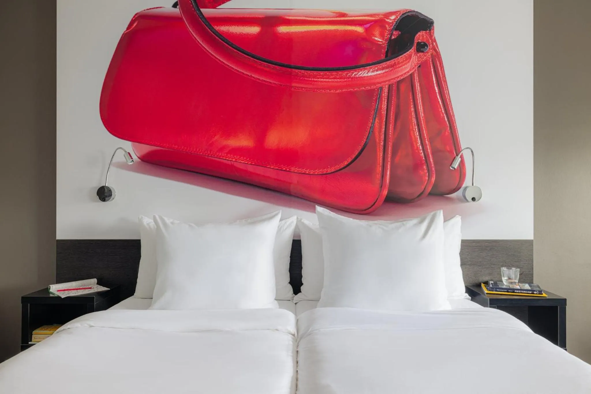 Photo of the whole room, Bed in The Manor Amsterdam