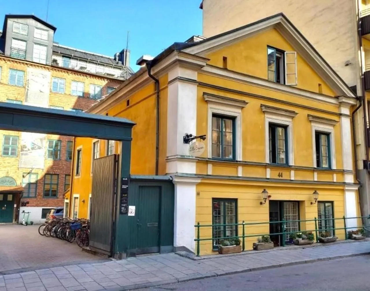 Property building in Lilla Brunn