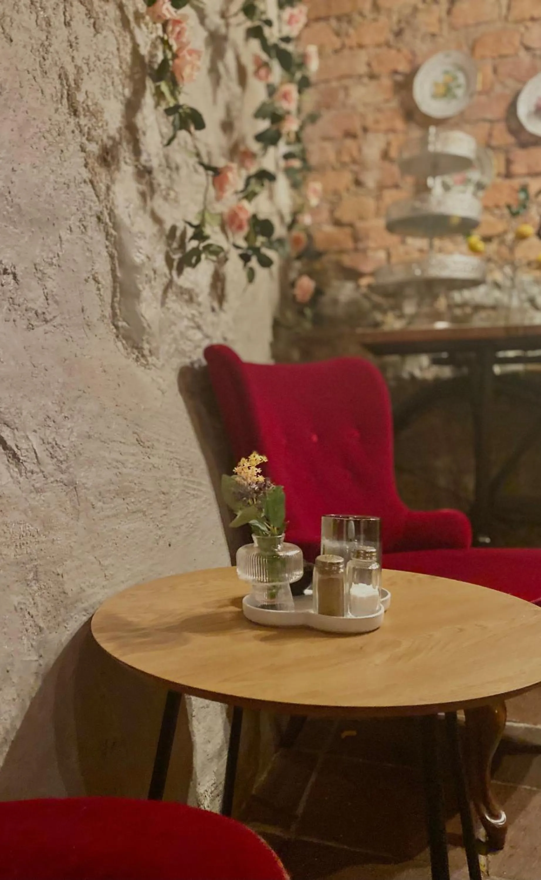 Seating area in Lilla Brunn