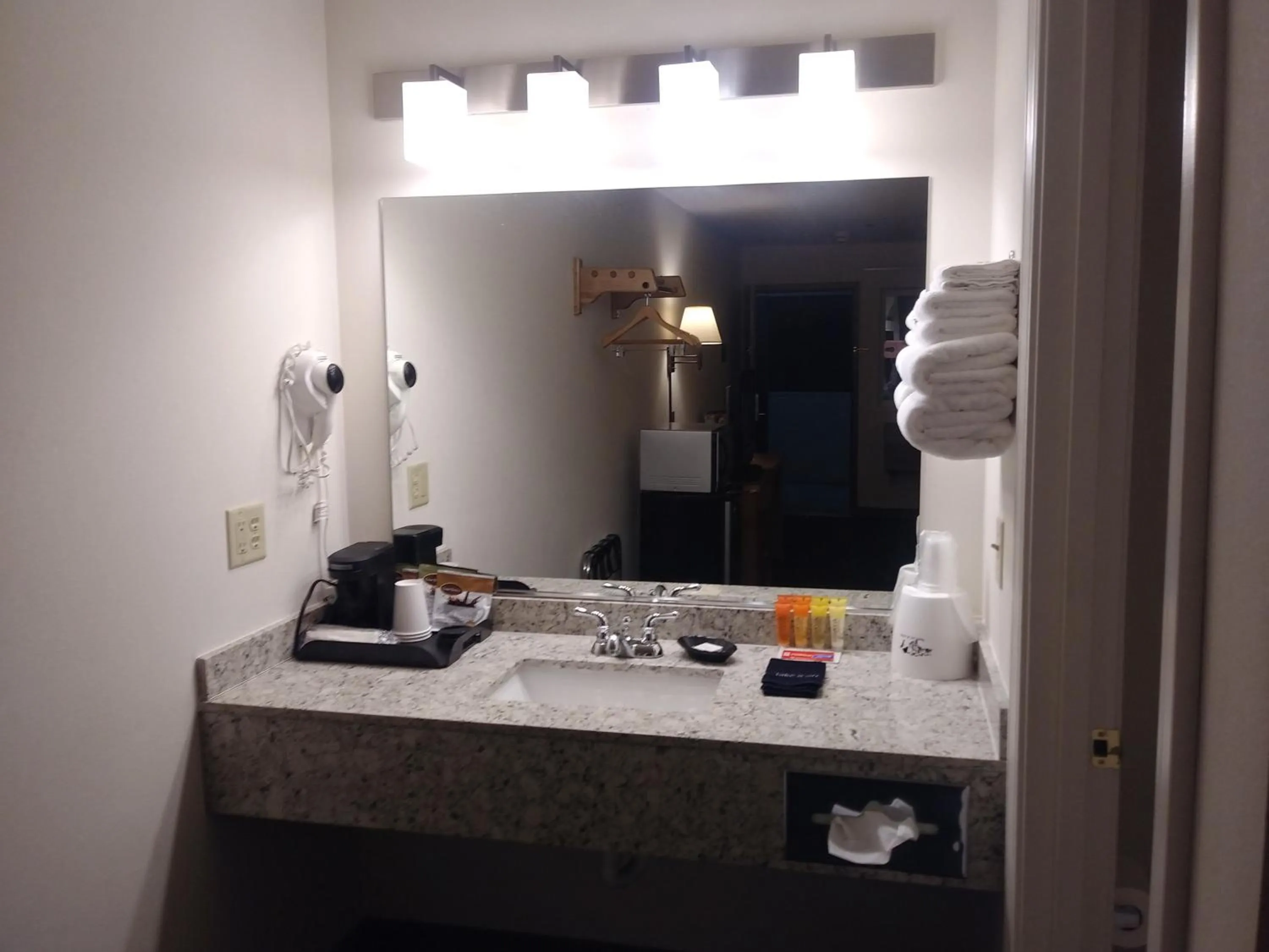 Bathroom in Sugarloaf Mountain Motel