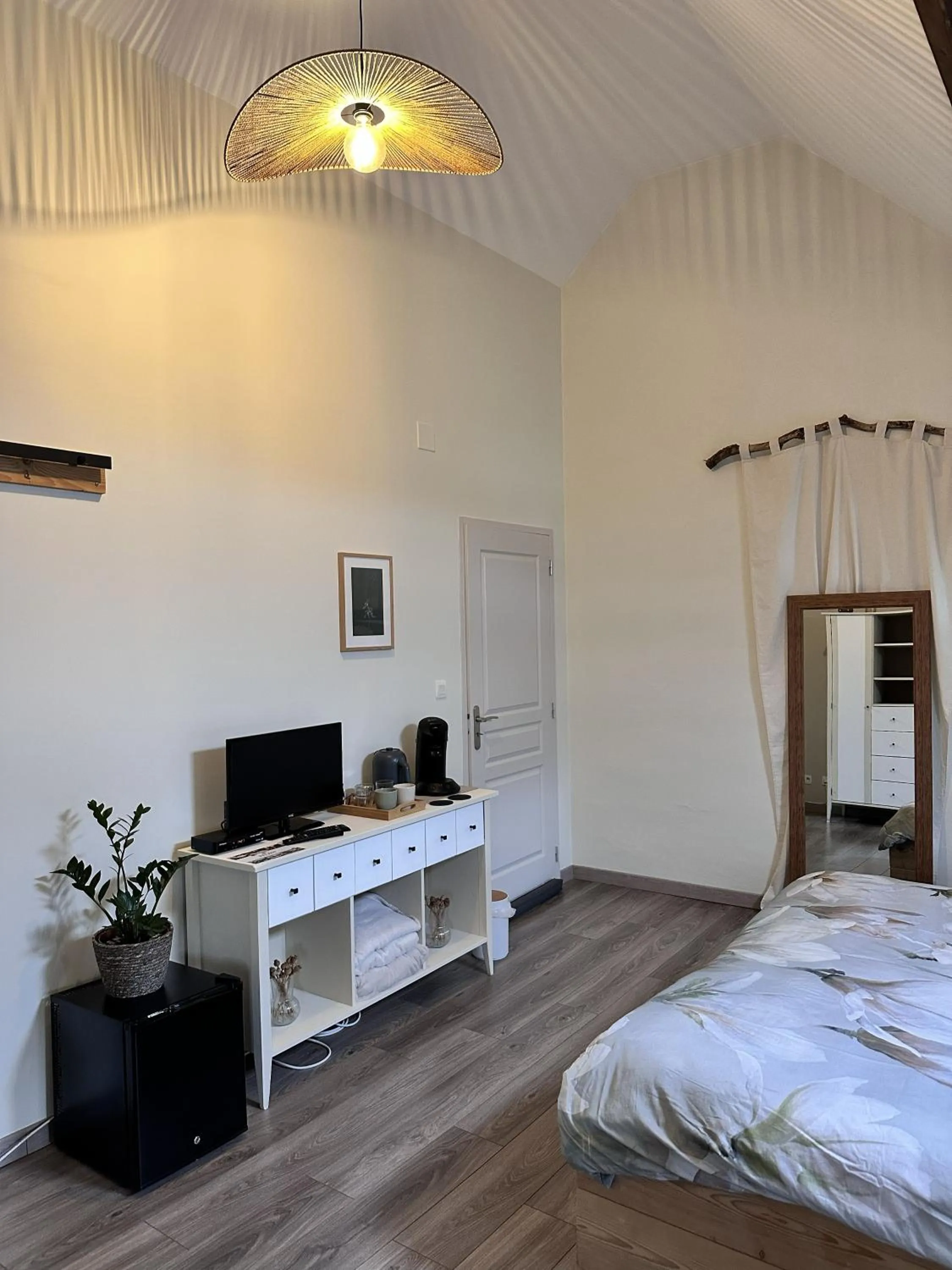 Coffee/tea facilities, Bed in Chambres d'Hôtes Maison Balady