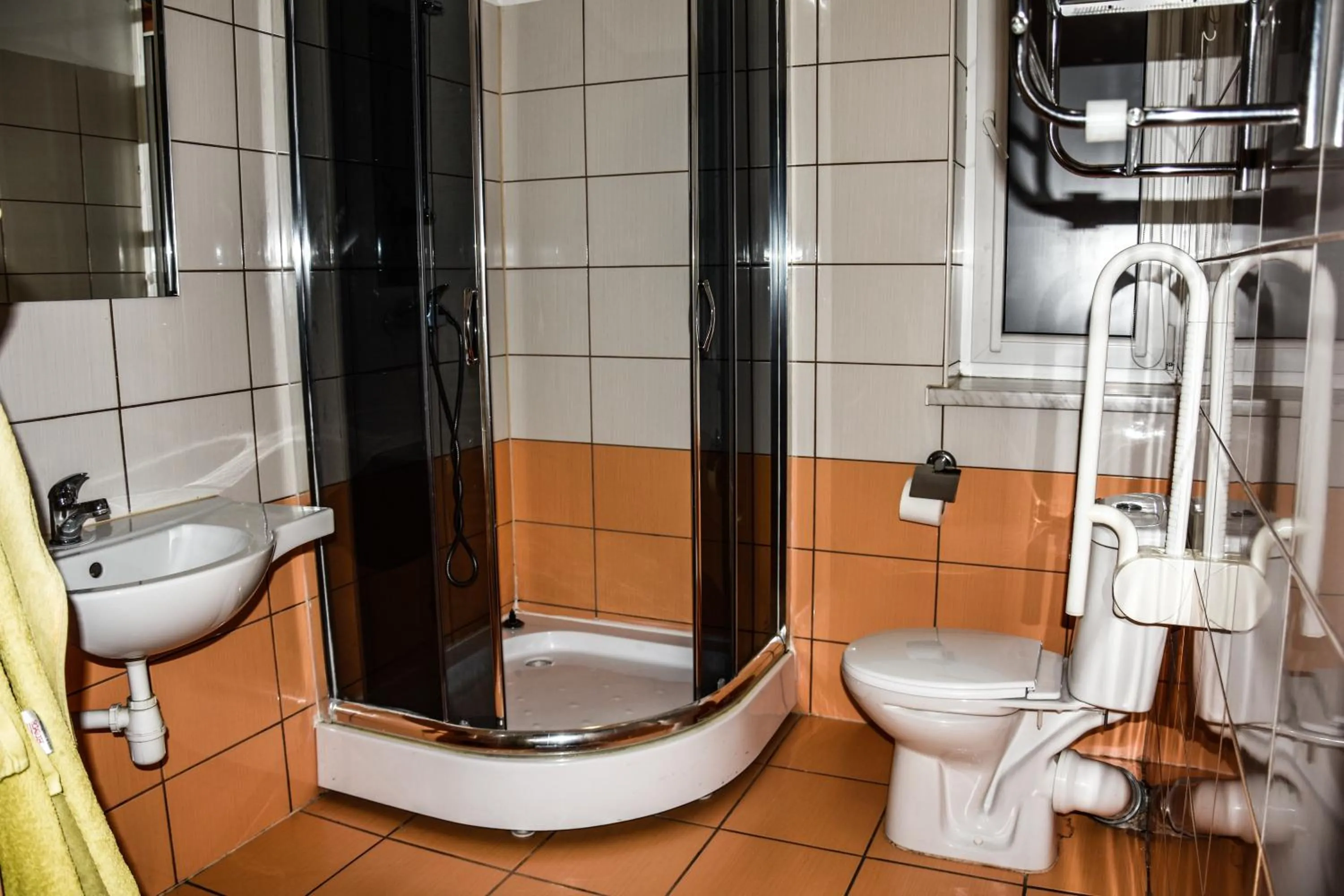 Shower in Motel Na Skarpie