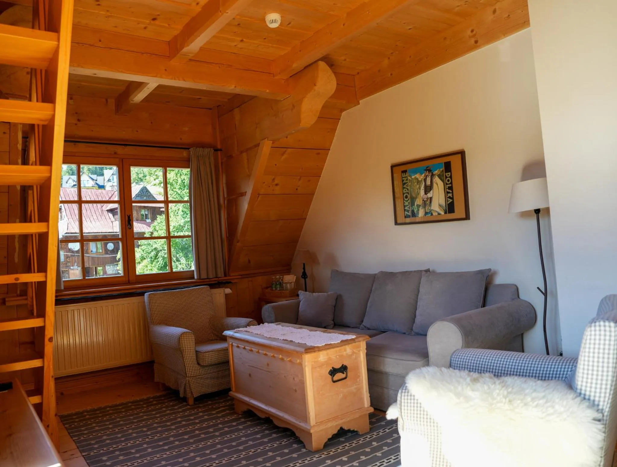 Seating area in Villa Miodula- zwierzęta akceptowane bezpłatnie, bezpośredni widok na góry, parking w cenie!