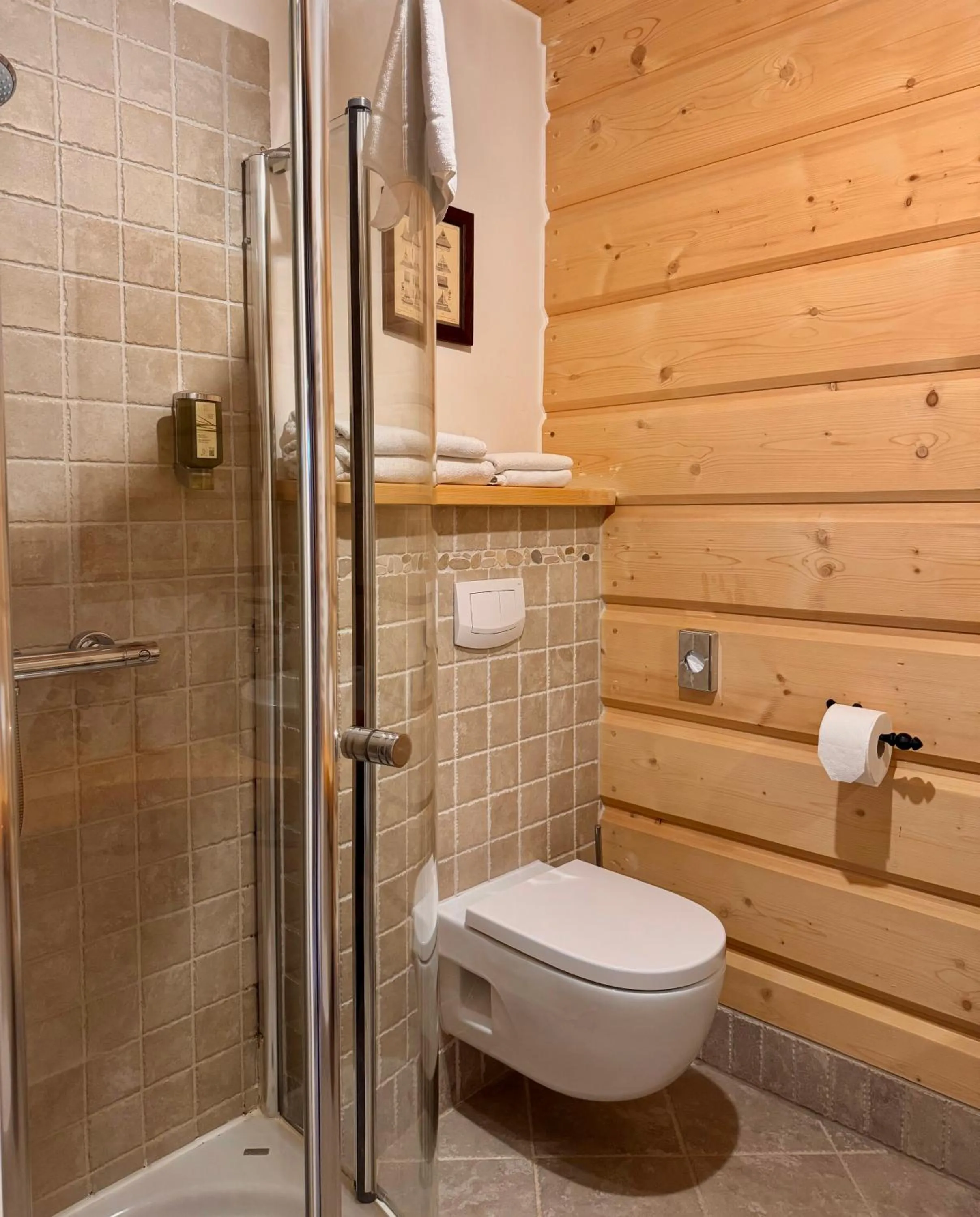 Shower in Villa Miodula- zwierzęta akceptowane bezpłatnie, bezpośredni widok na góry, parking w cenie!