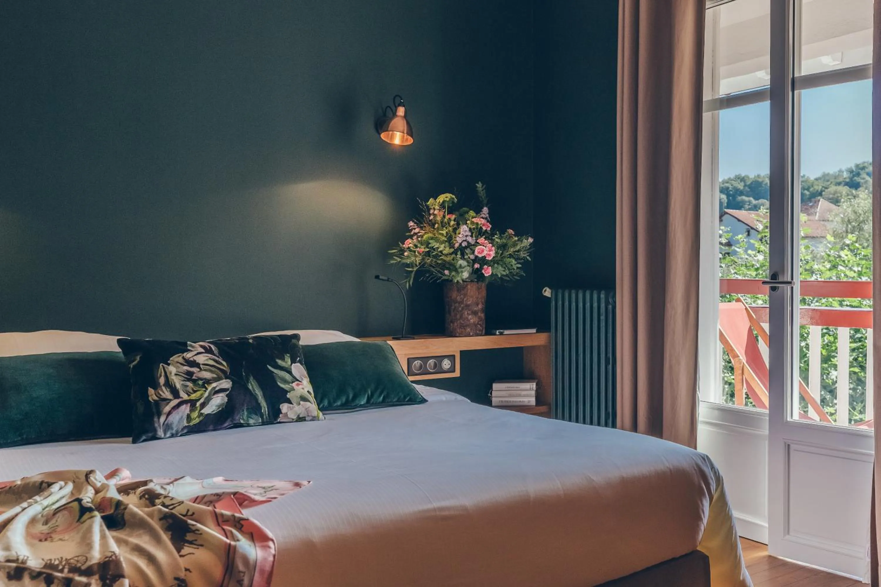 Deluxe Double or Twin Room with River View in Hôtel Arcé - Piscine , Padel, Cheminée