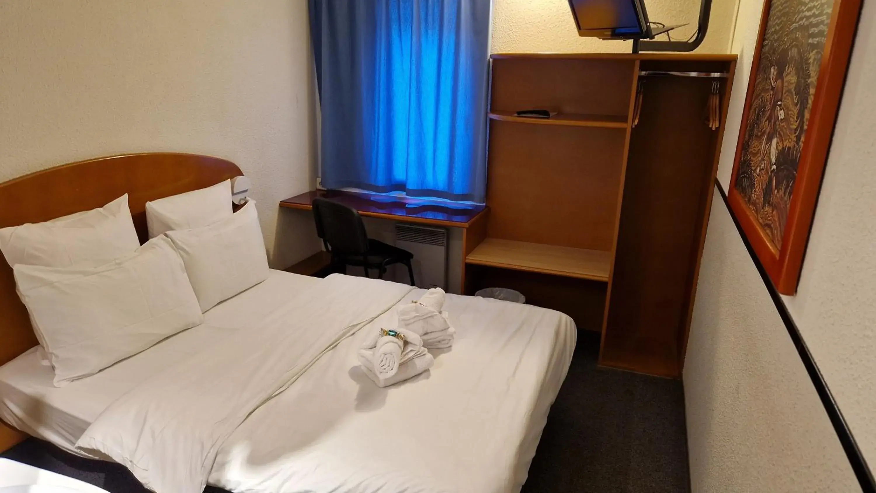 Double Room in Quick Palace Epinal Double Room in Quick Palace Epinal