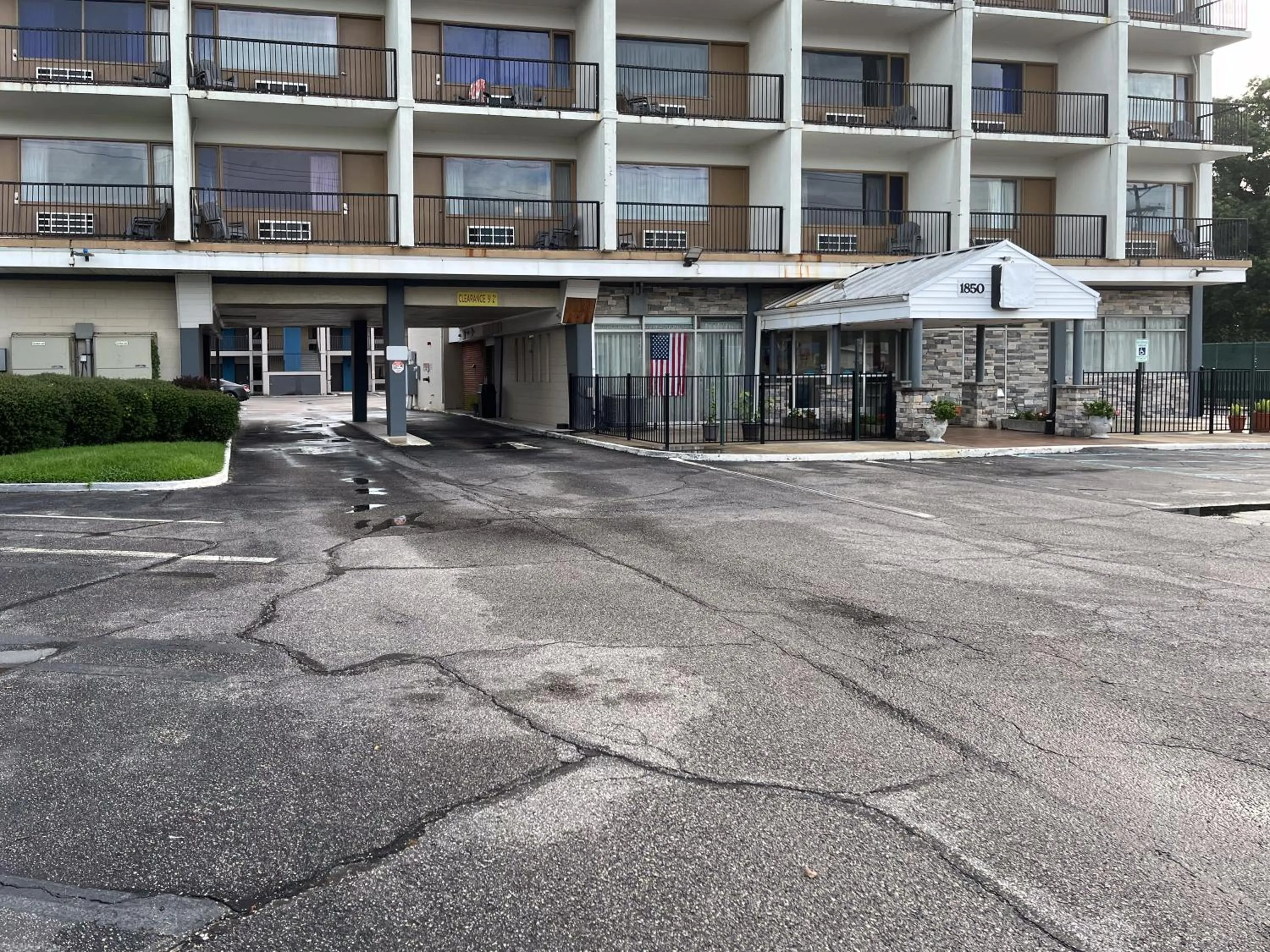 Property building in Motel 6 Norfolk, VA East Little Creek