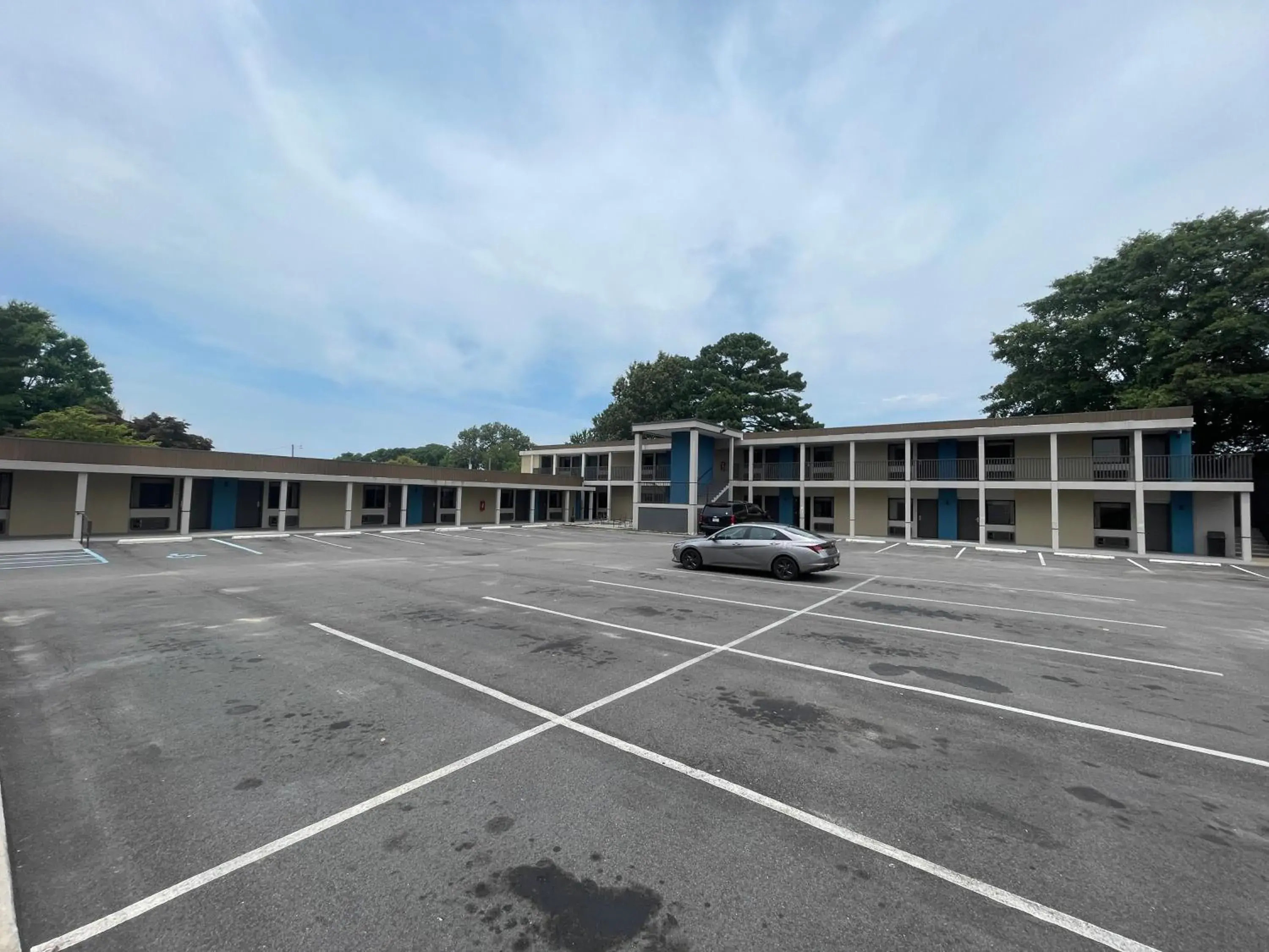 Premium Quadruple Room - Non-Smoking in Motel 6 Norfolk, VA East Little Creek Premium Quadruple Room - Non-Smoking in Motel 6 Norfolk, VA East Little Creek