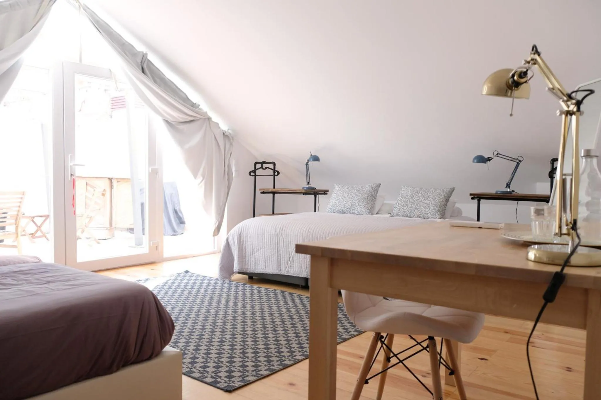 Photo of the whole room, Bed in Lisbon Poets Inn