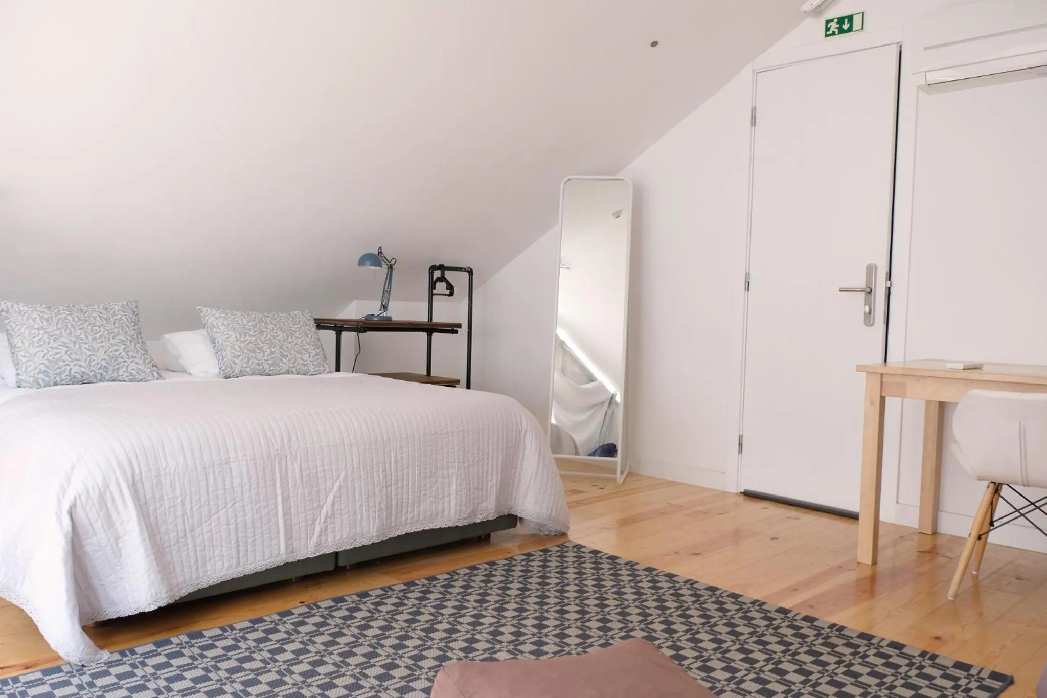 Bed in Lisbon Poets Inn