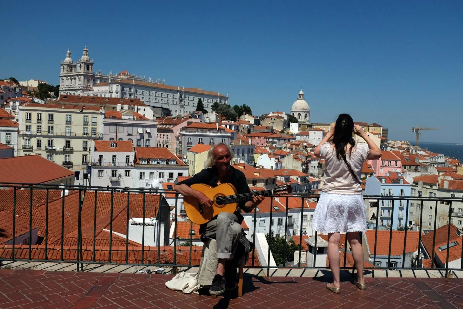 Neighbourhood in Lisbon Poets Inn