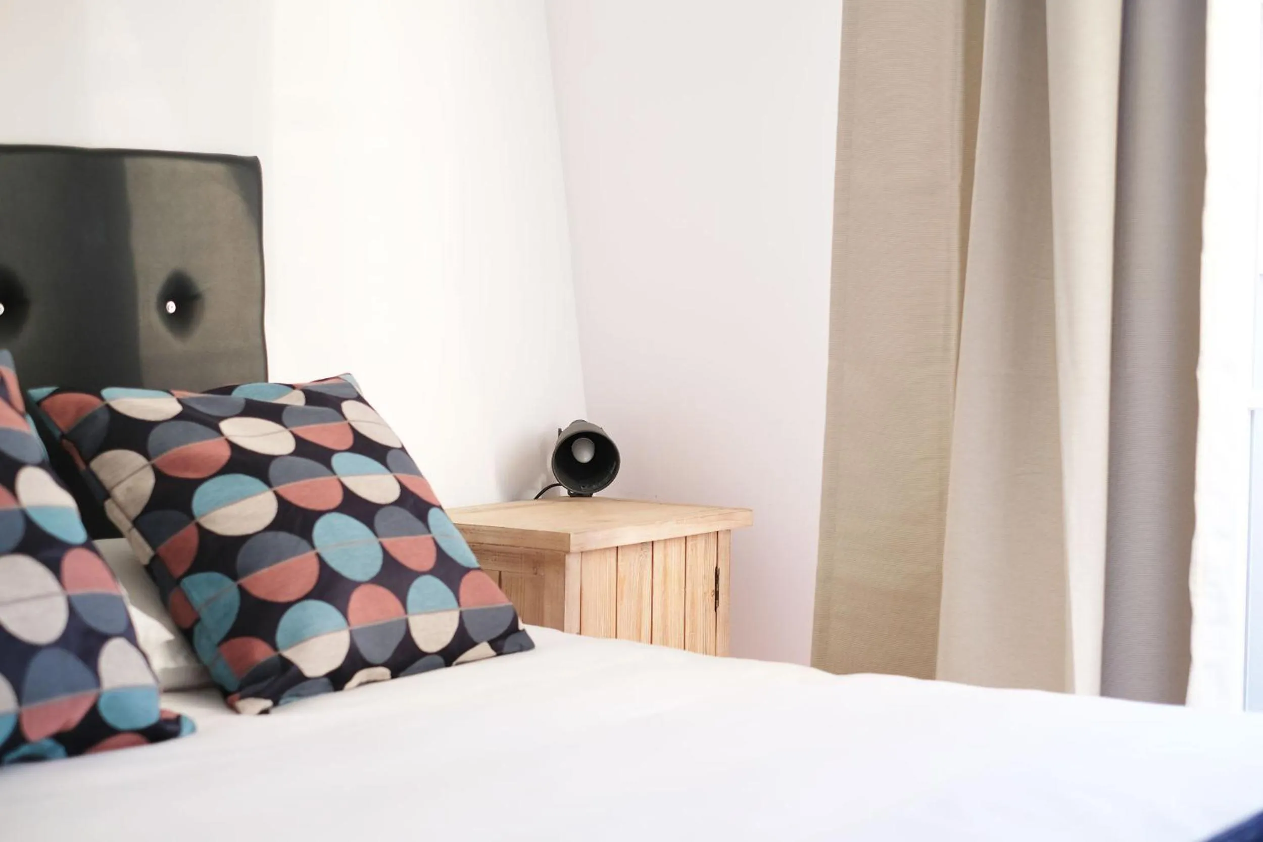 Bedroom, Bed in Lisbon Poets Inn