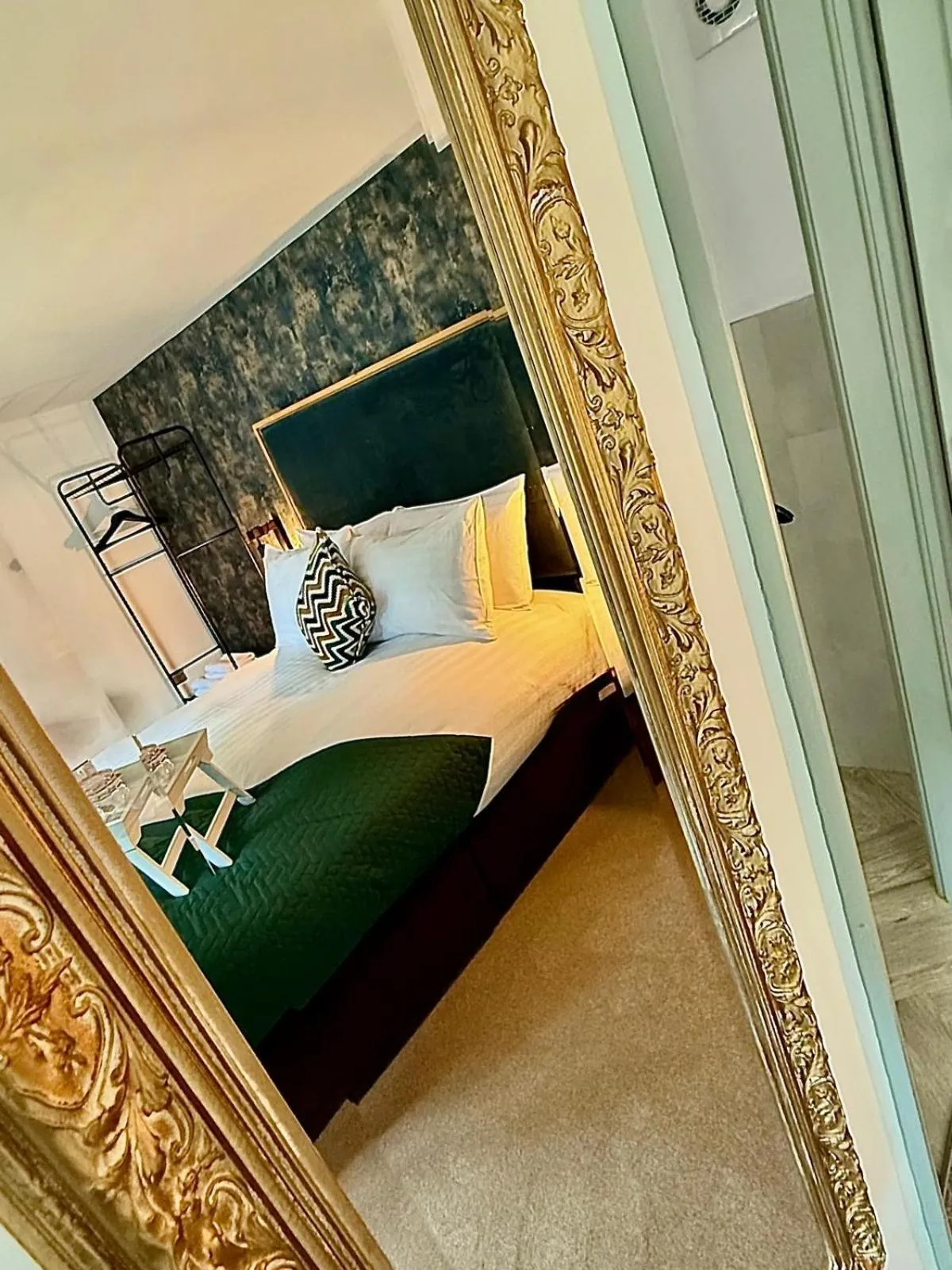 Bedroom, Bed in The Falcon Inn