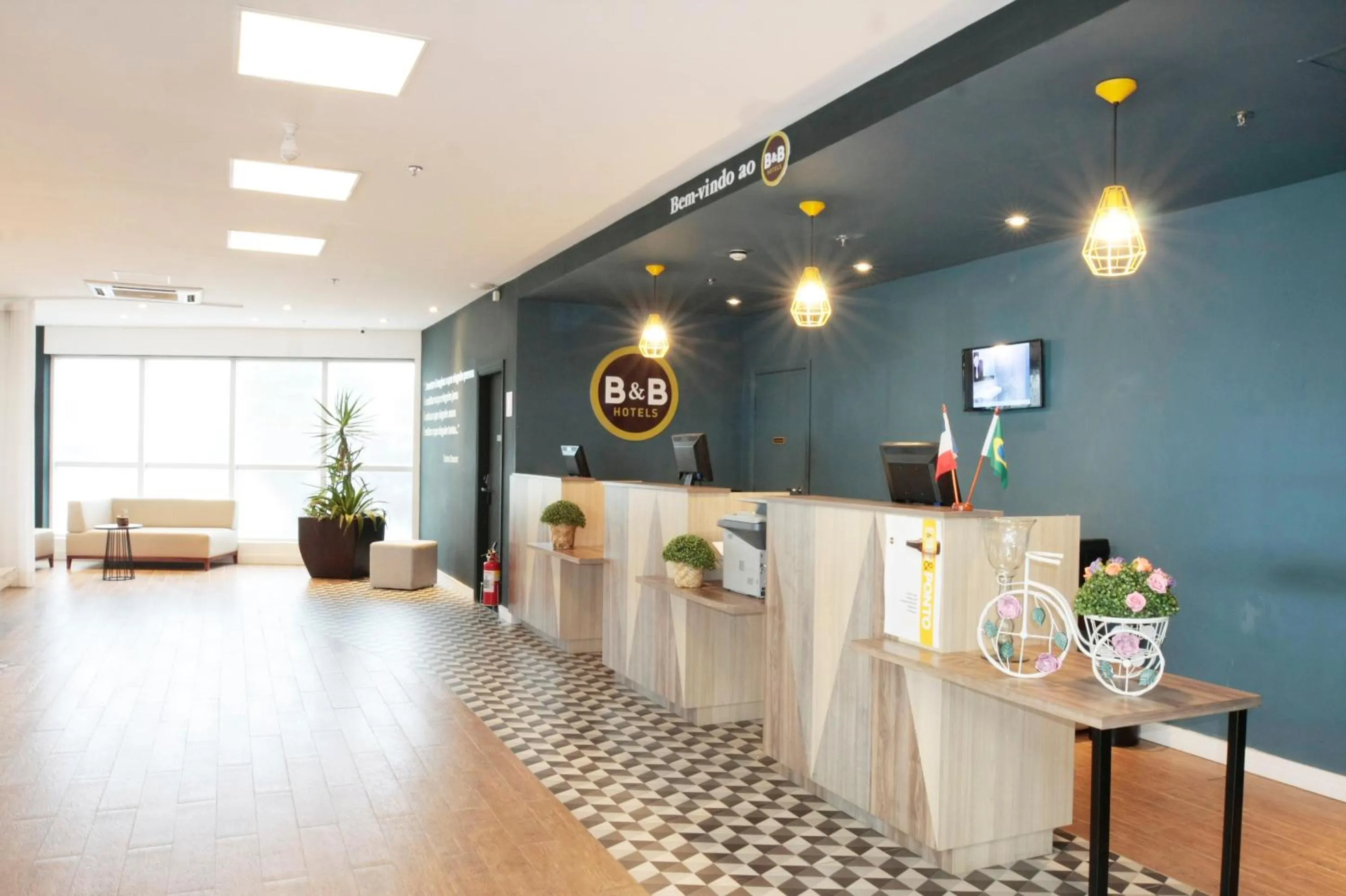 Lobby or reception in B&B HOTEL São José dos Campos