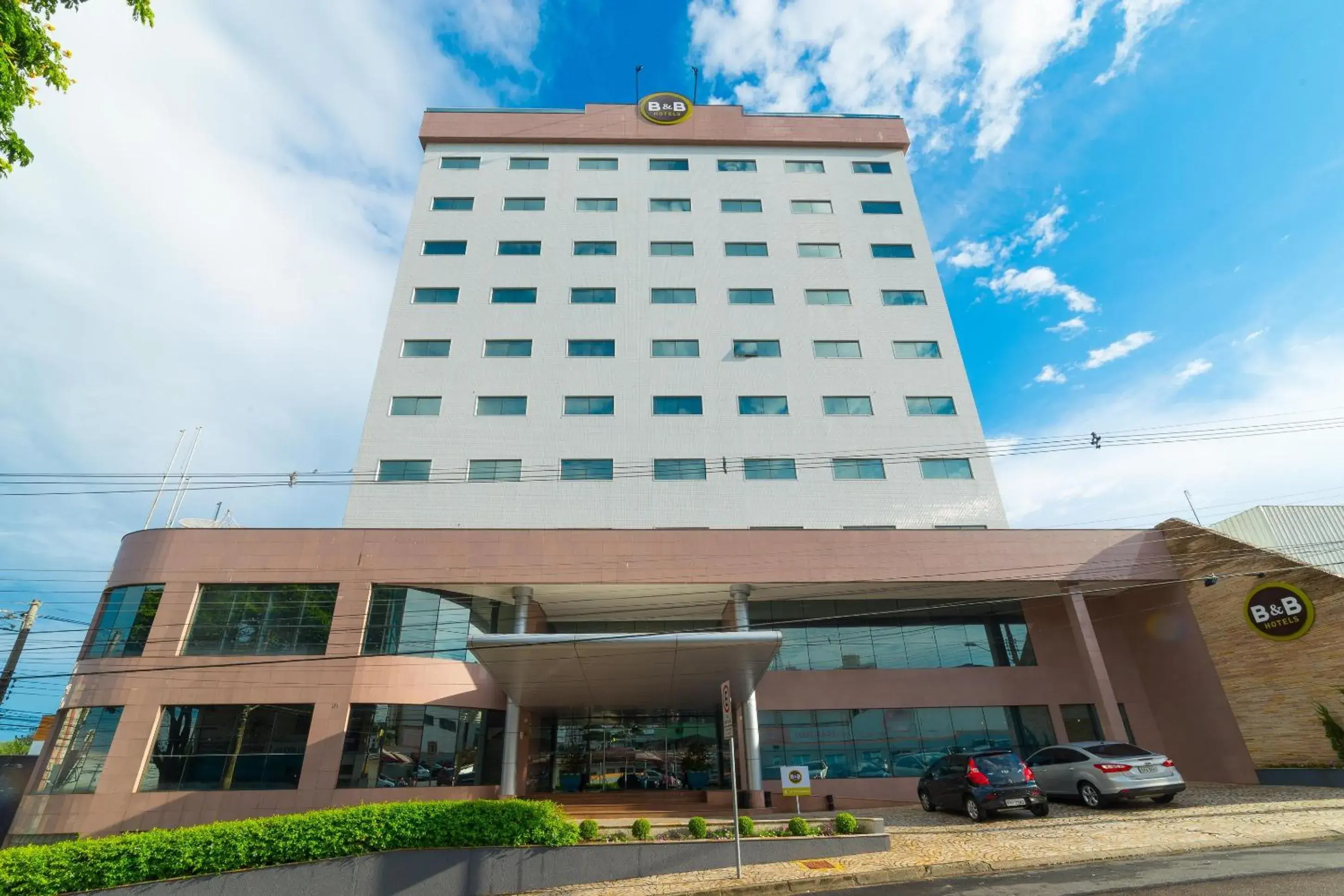 Facade/entrance in B&B HOTEL São José dos Campos Facade/entrance in B&B HOTEL São José dos Campos