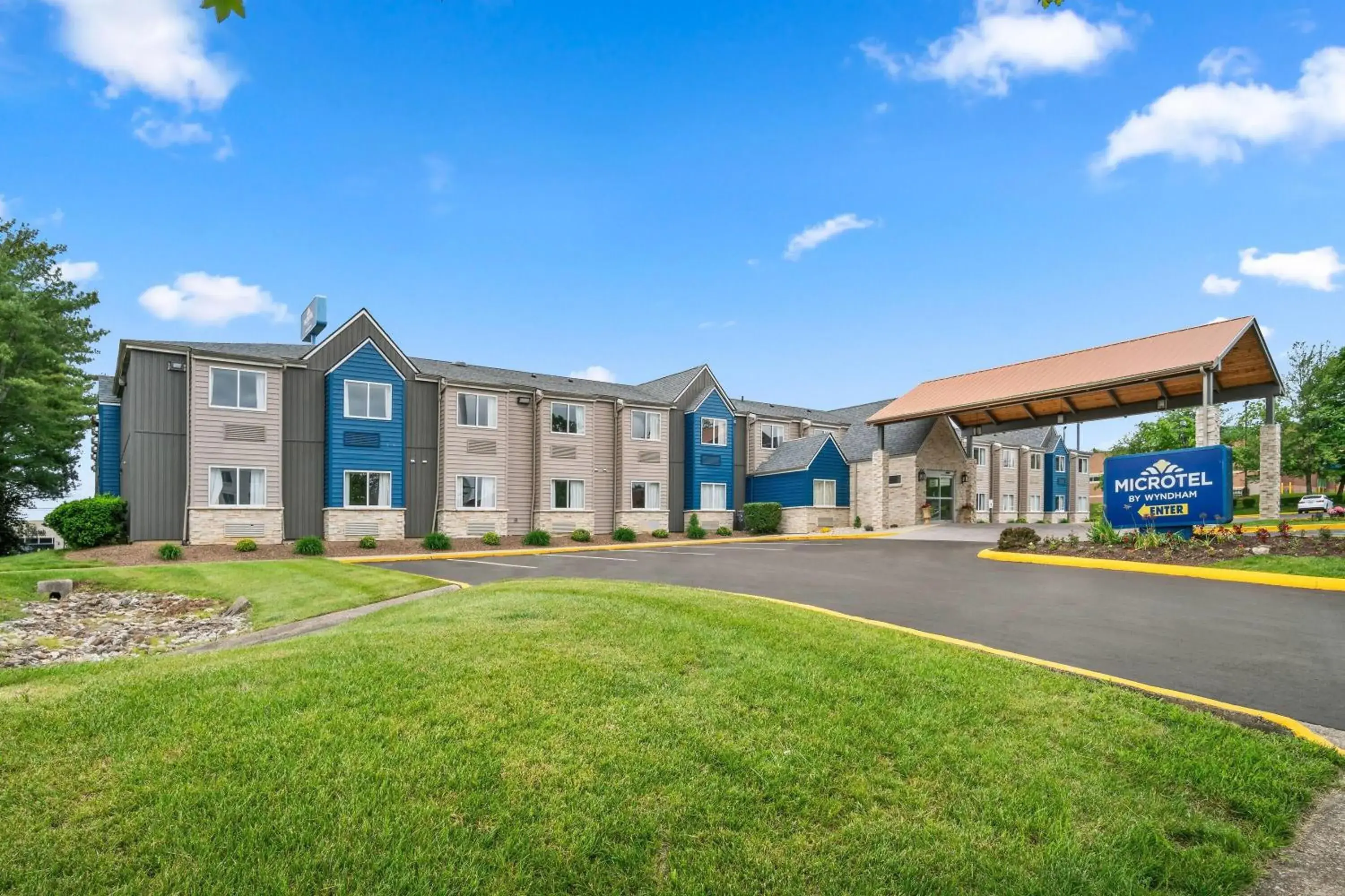 Property building in Microtel Inn by Wyndham Lexington Property building in Microtel Inn by Wyndham Lexington