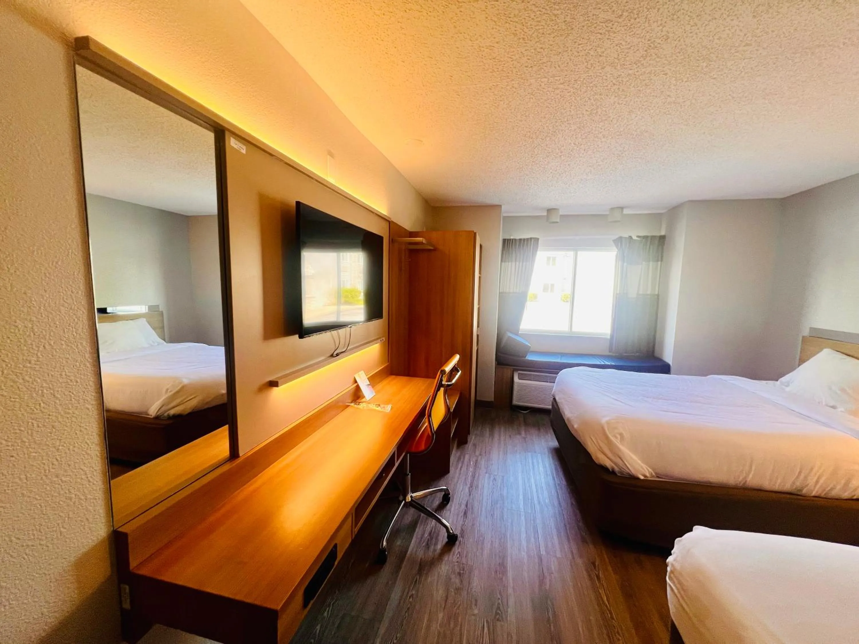 Bed in Microtel Inn by Wyndham Lexington