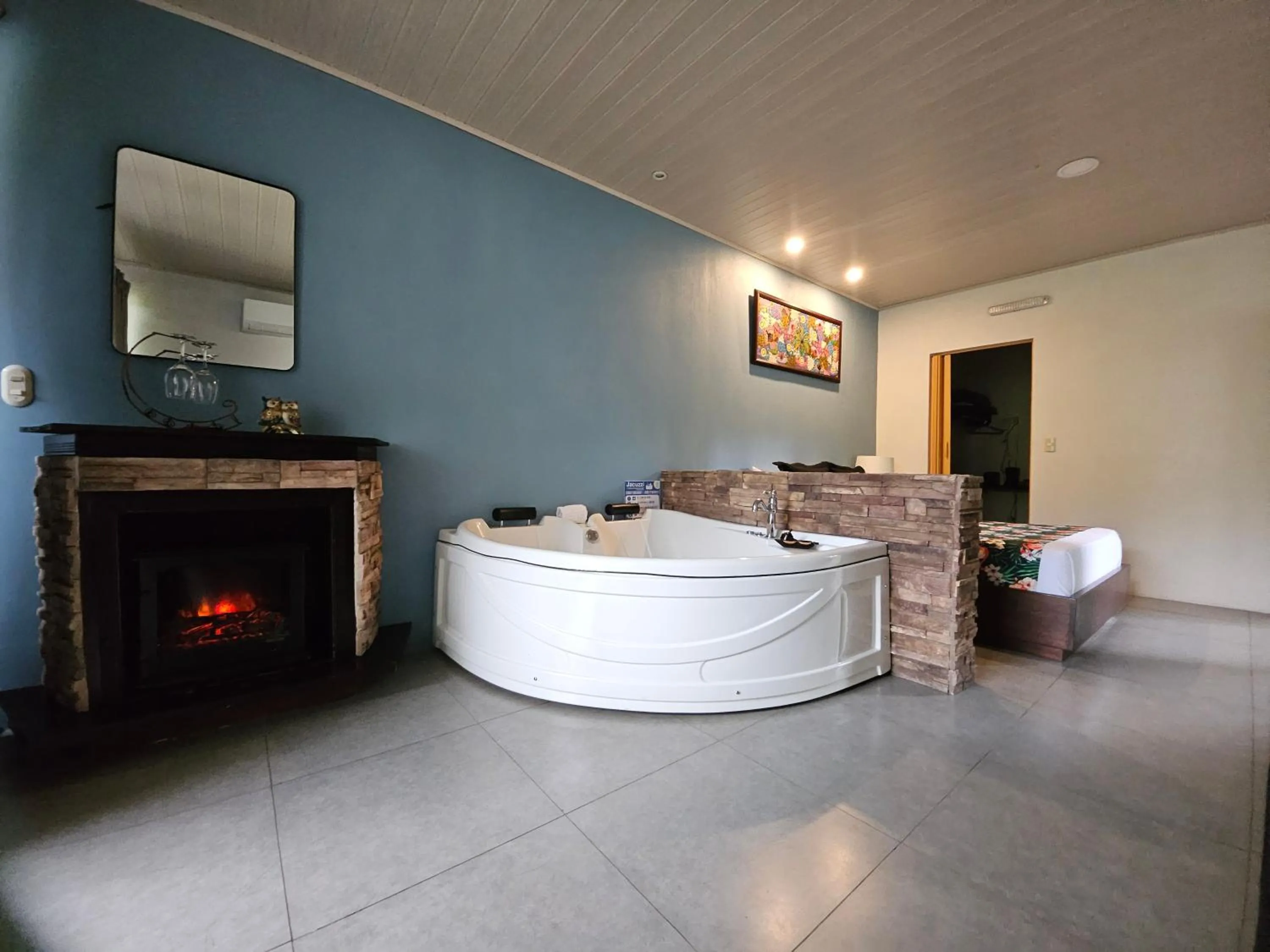 Photo of the whole room in Yellow Tree Suites