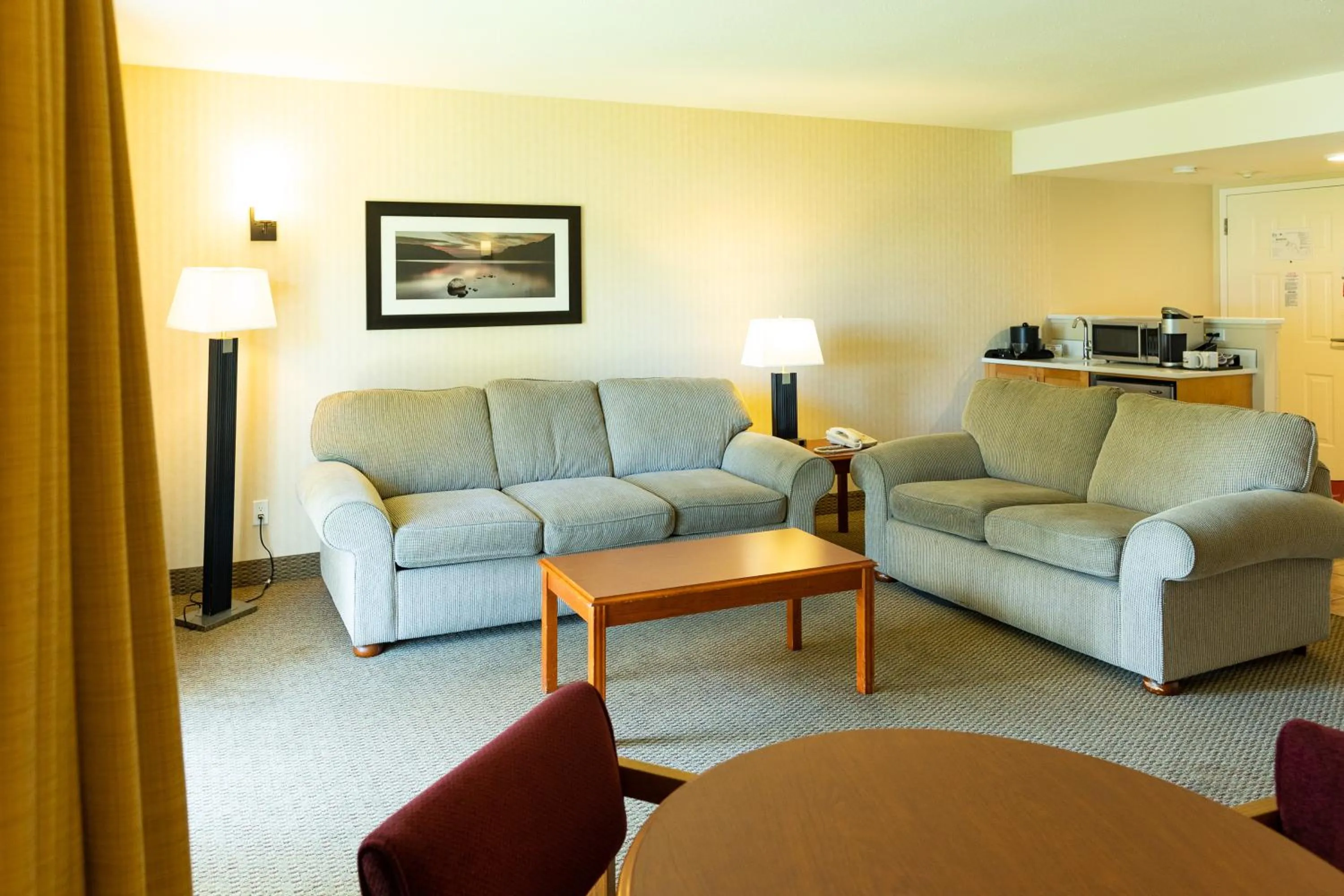 Living room in Inn on Long Lake