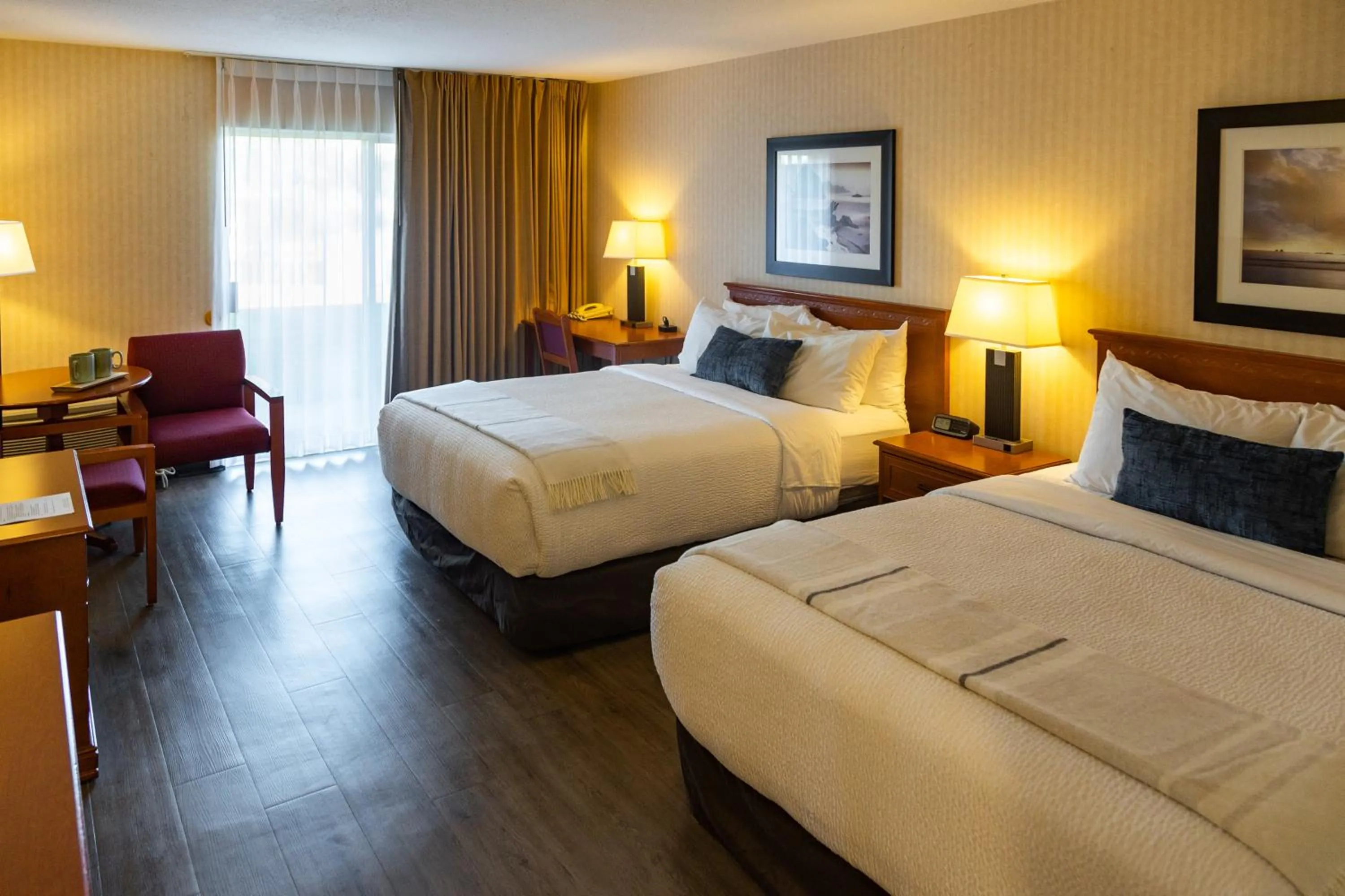 Patio, Bed in Inn on Long Lake