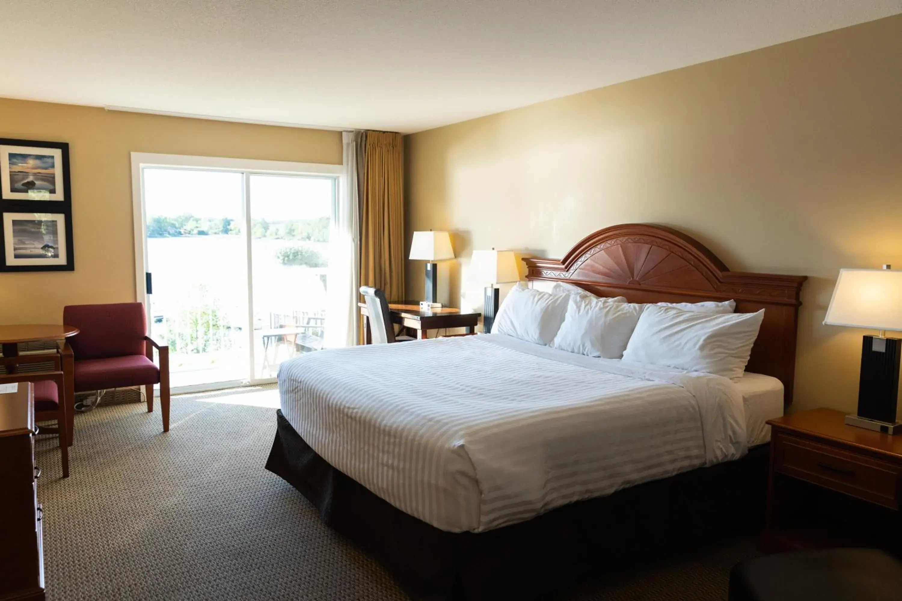 King Room with Lake View in Inn on Long Lake King Room with Lake View in Inn on Long Lake