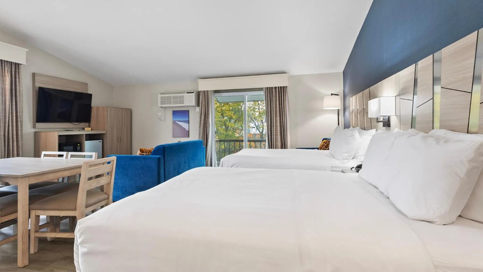 TV and multimedia, Bed in Best Western Plus, The Inn at Hampton