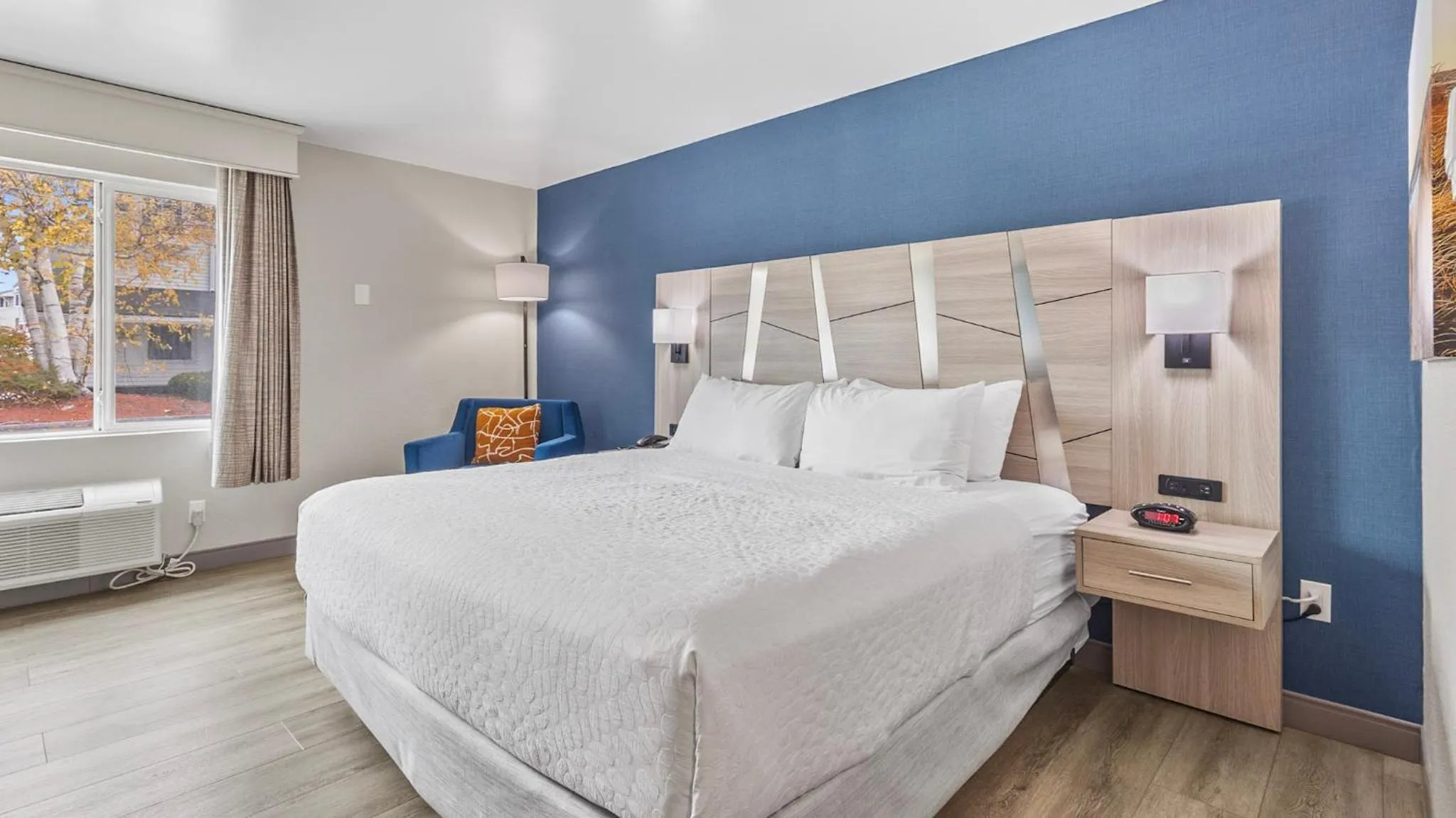 Bedroom, Bed in Best Western Plus, The Inn at Hampton