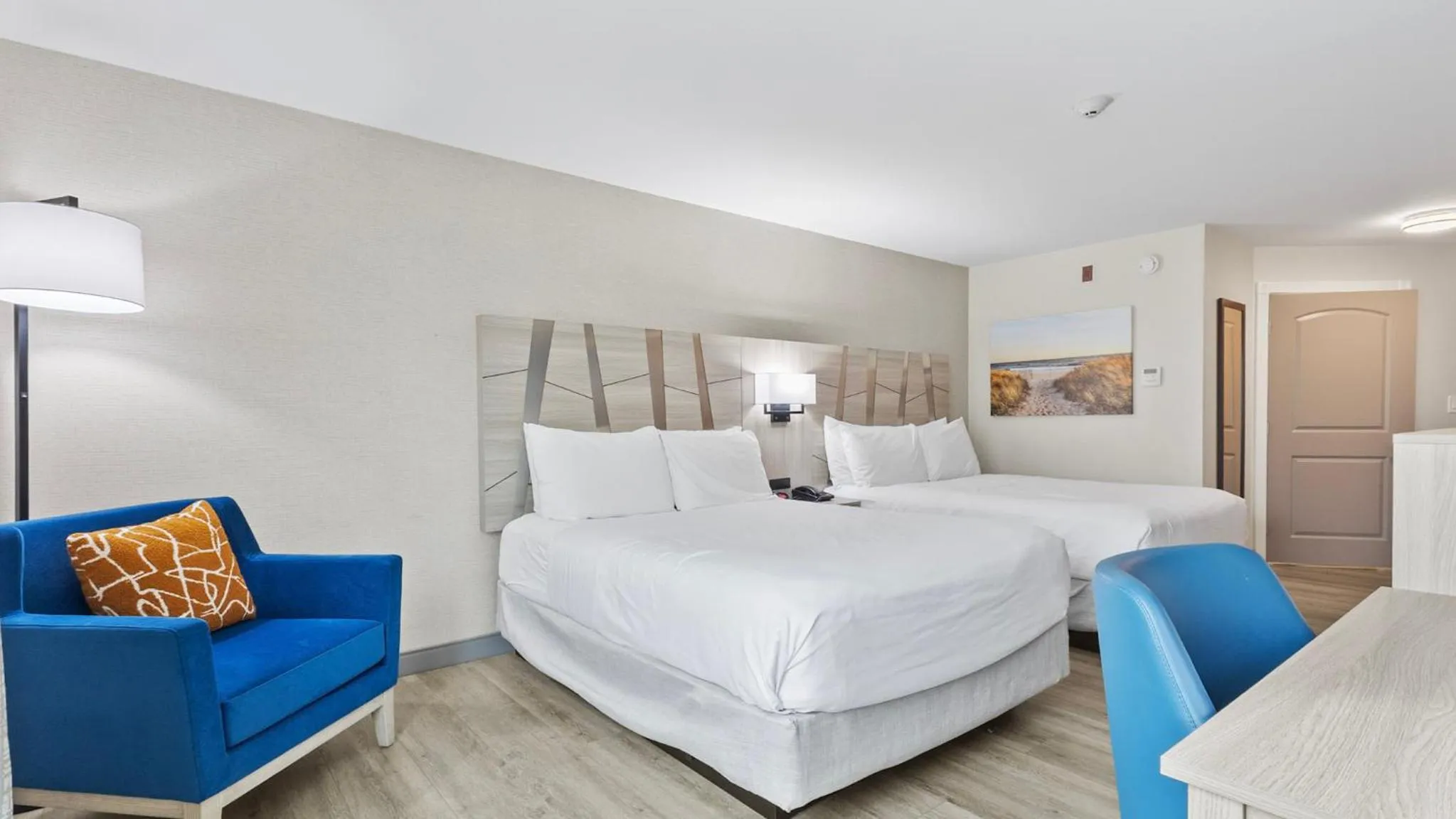 Bed in Best Western Plus, The Inn at Hampton